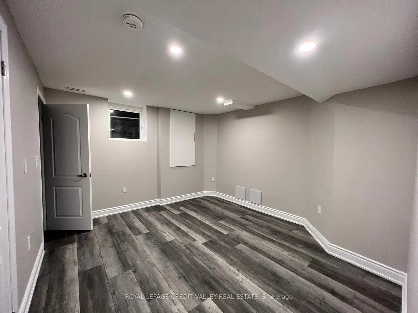 62 Eagleridge Drive E