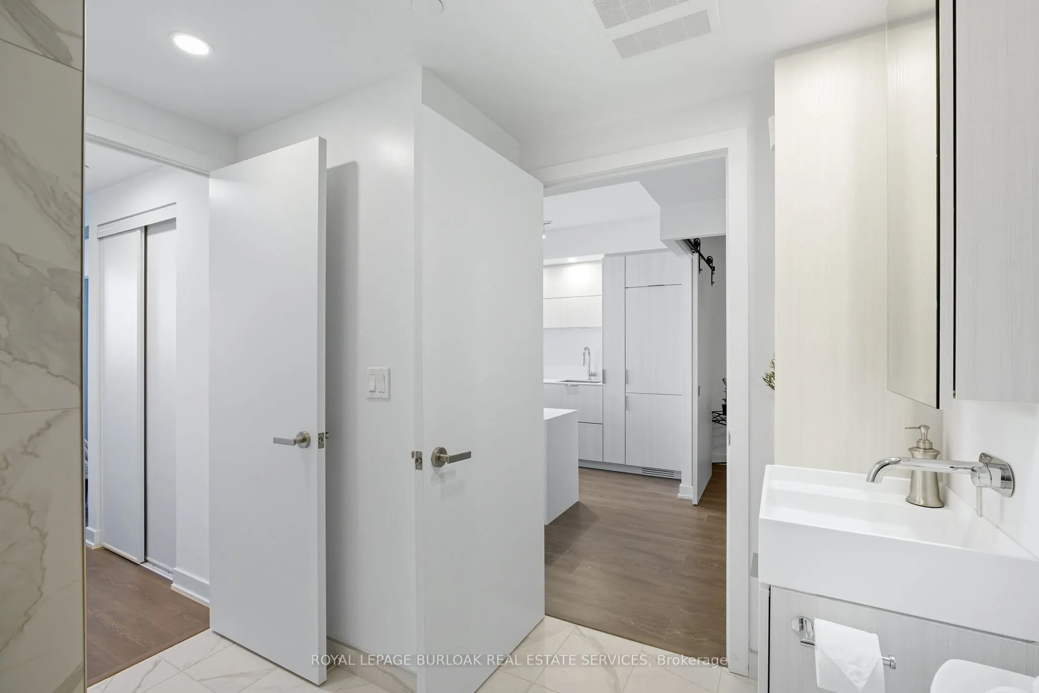 370 Martha Street, #1805