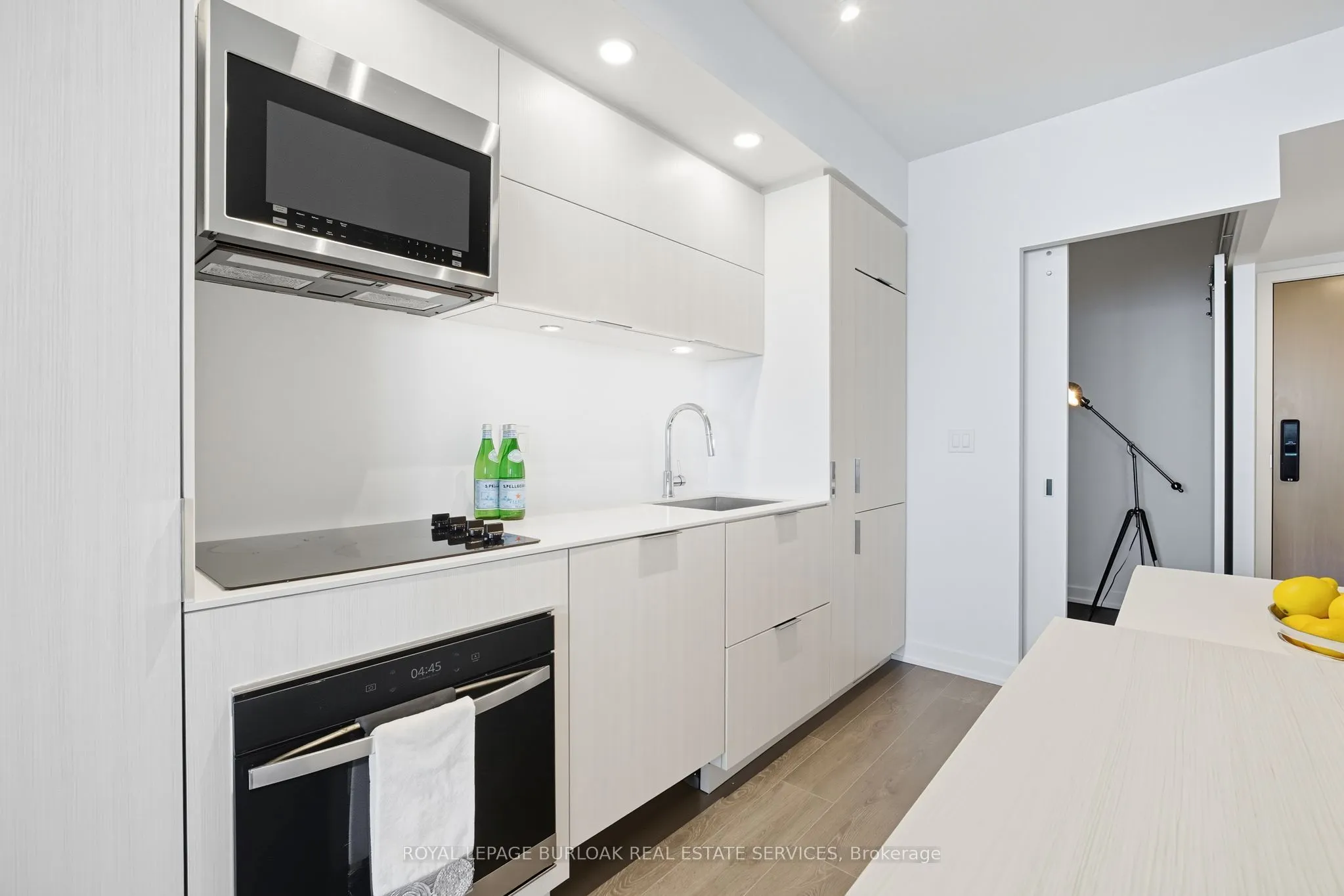 370 Martha Street, #1805