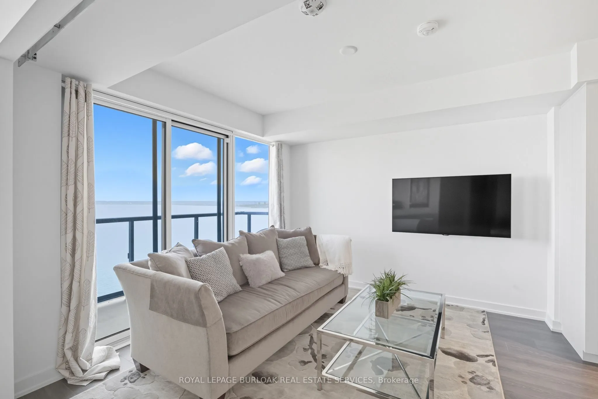 370 Martha Street, #1805