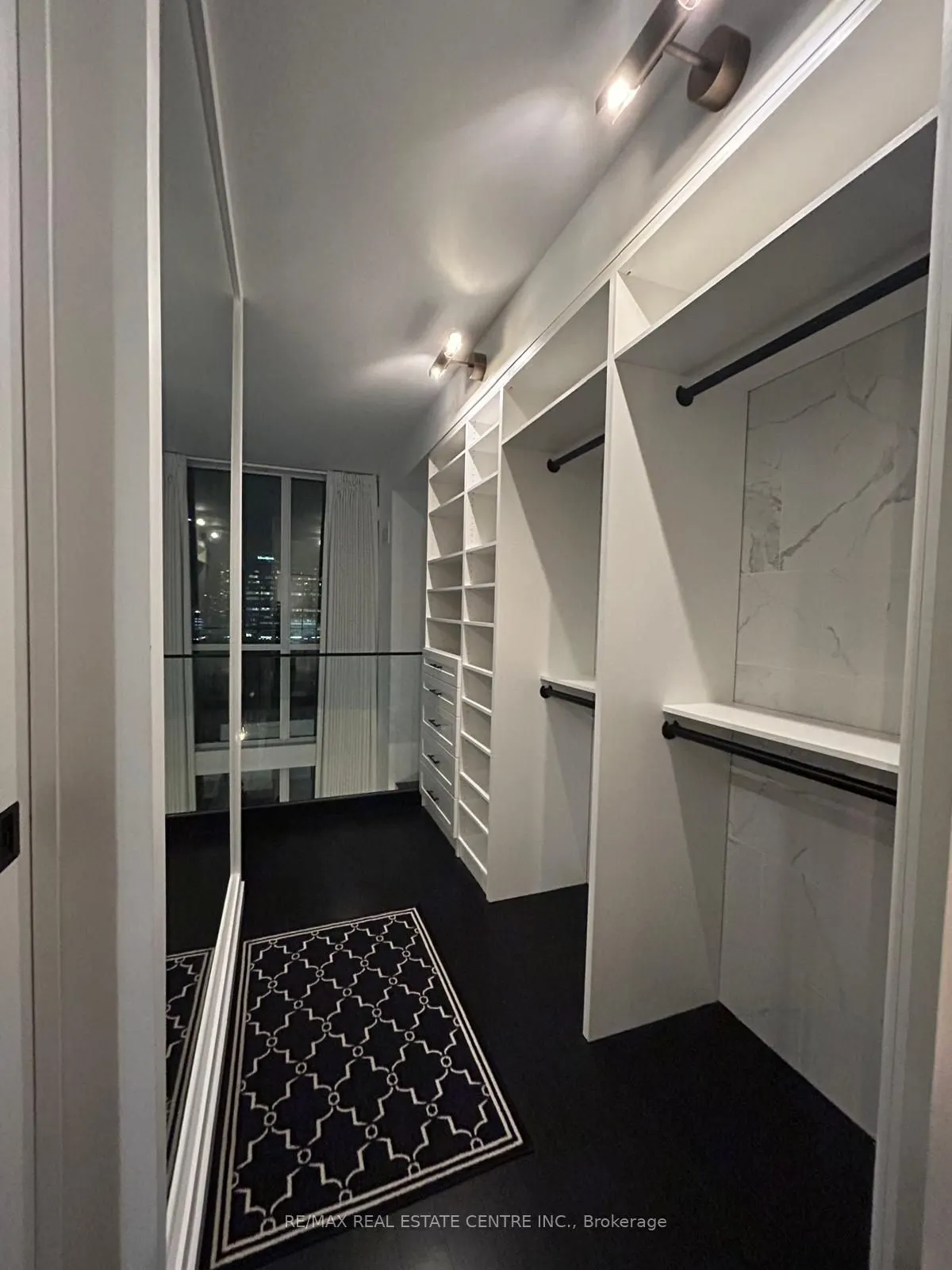 220 Burnhamthorpe Road W, #503