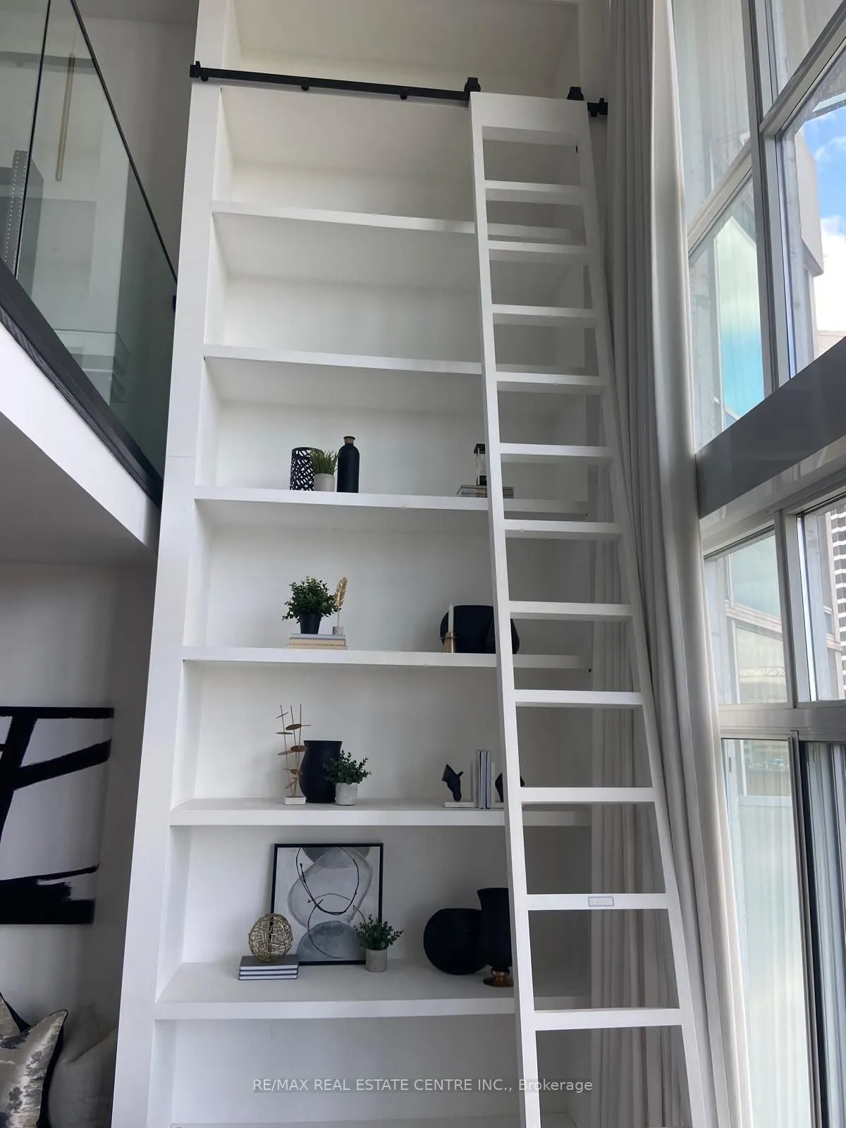 220 Burnhamthorpe Road W, #503