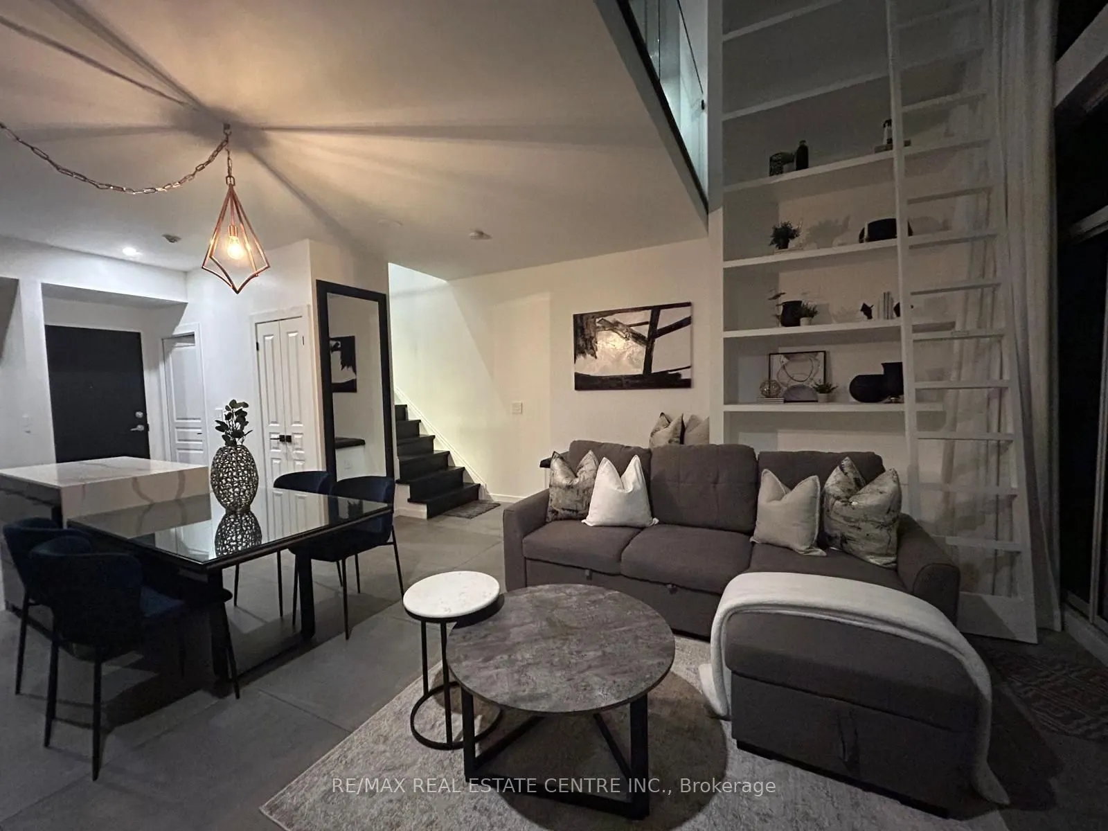 220 Burnhamthorpe Road W, #503