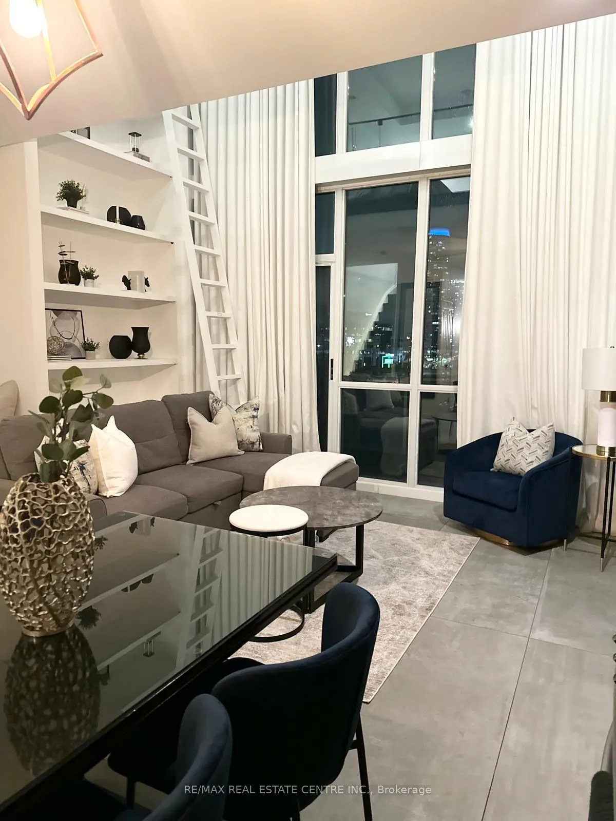 220 Burnhamthorpe Road W, #503