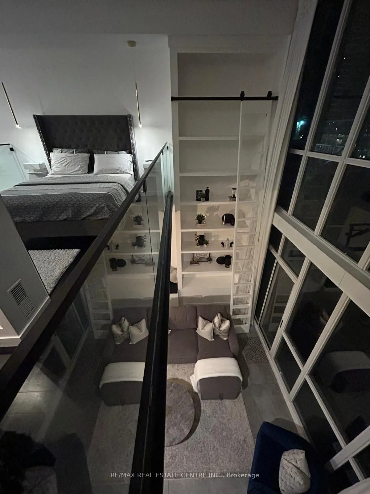 220 Burnhamthorpe Road W, #503