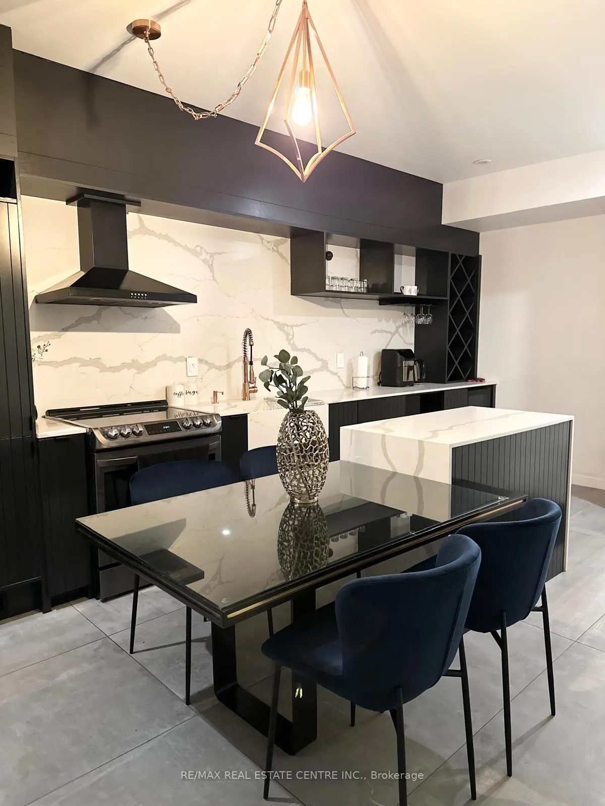 220 Burnhamthorpe Road W, #503