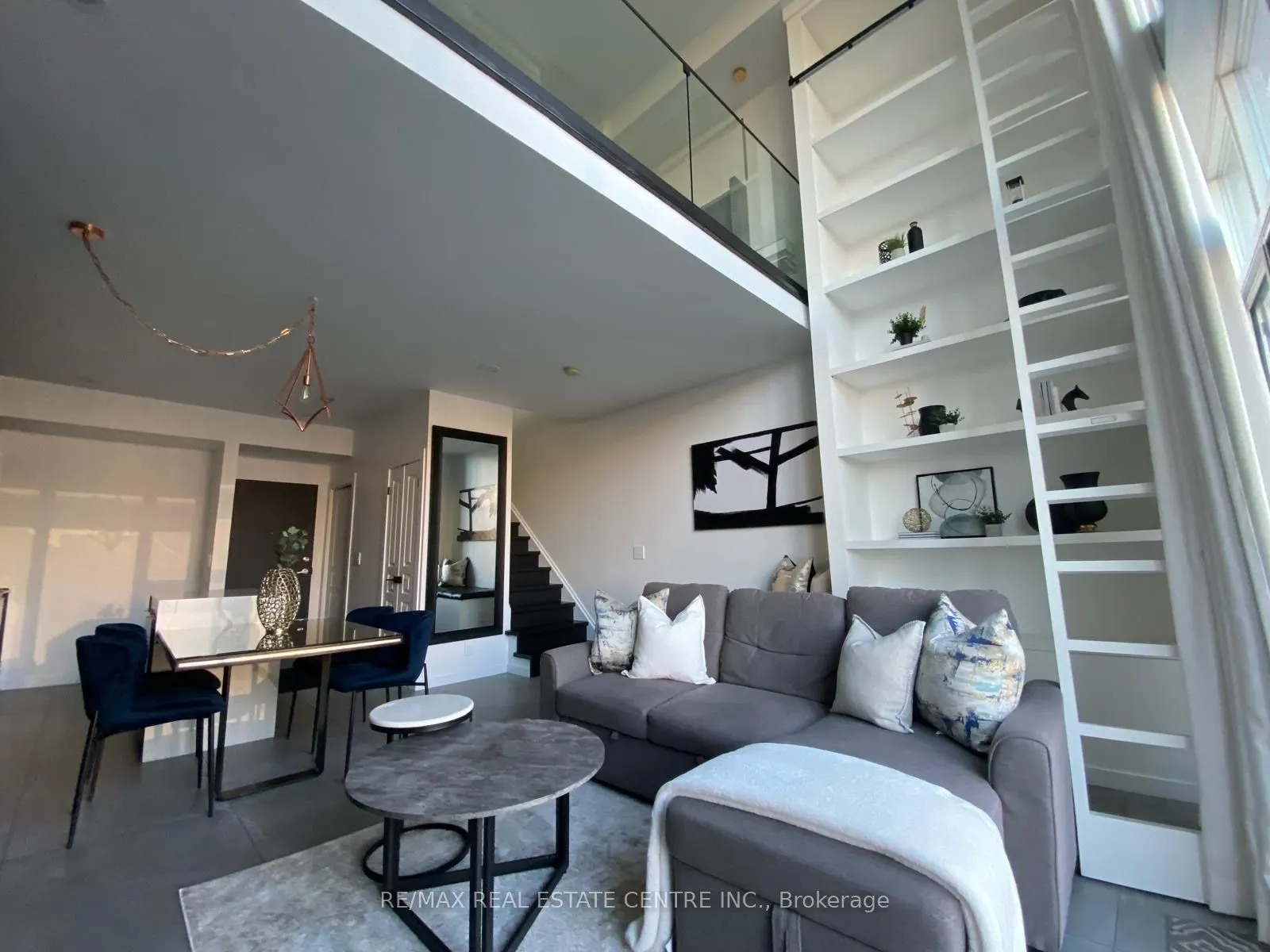 220 Burnhamthorpe Road W, #503