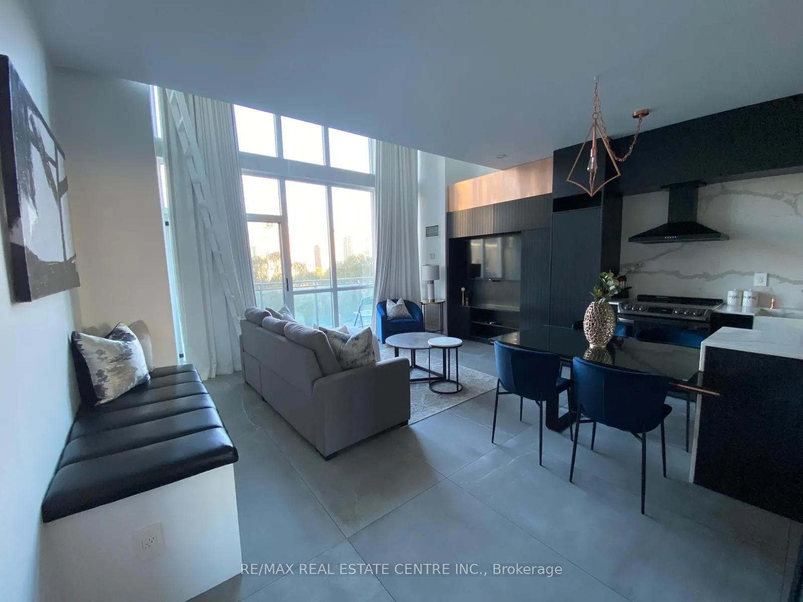 220 Burnhamthorpe Road W, #503