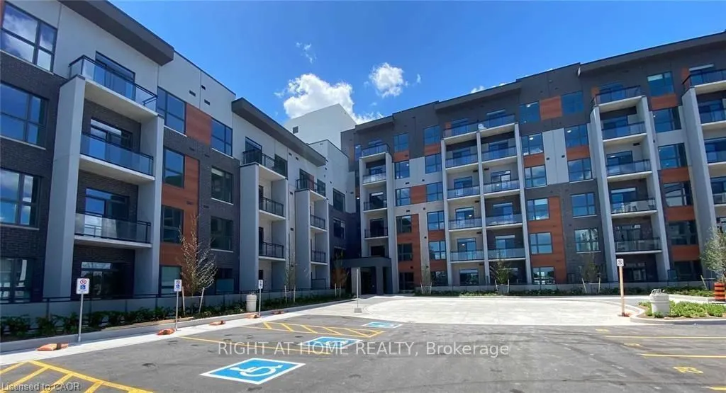 95 Dundas Street W, #202