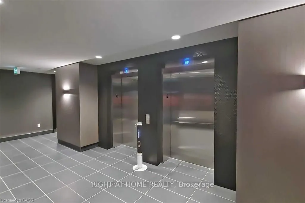 95 Dundas Street W, #202