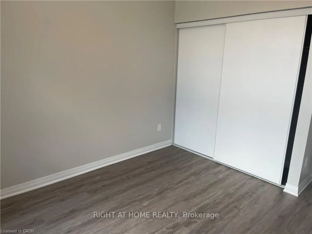 95 Dundas Street W, #202