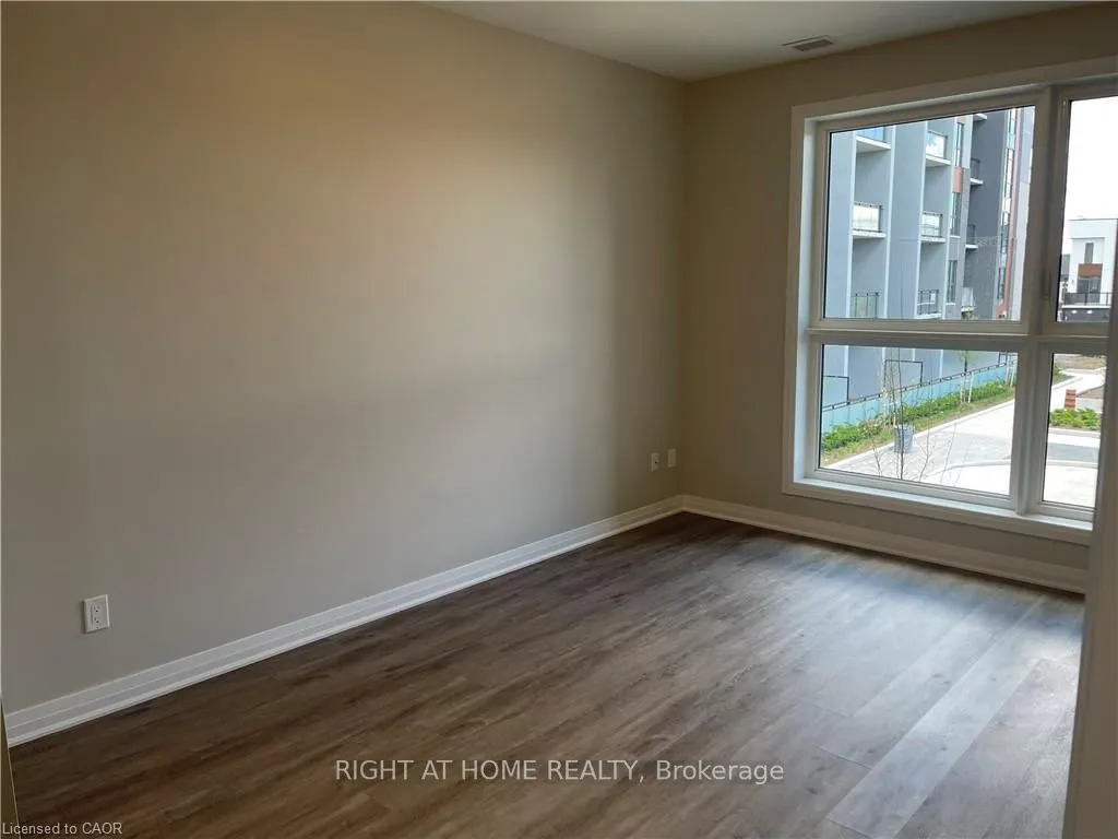 95 Dundas Street W, #202