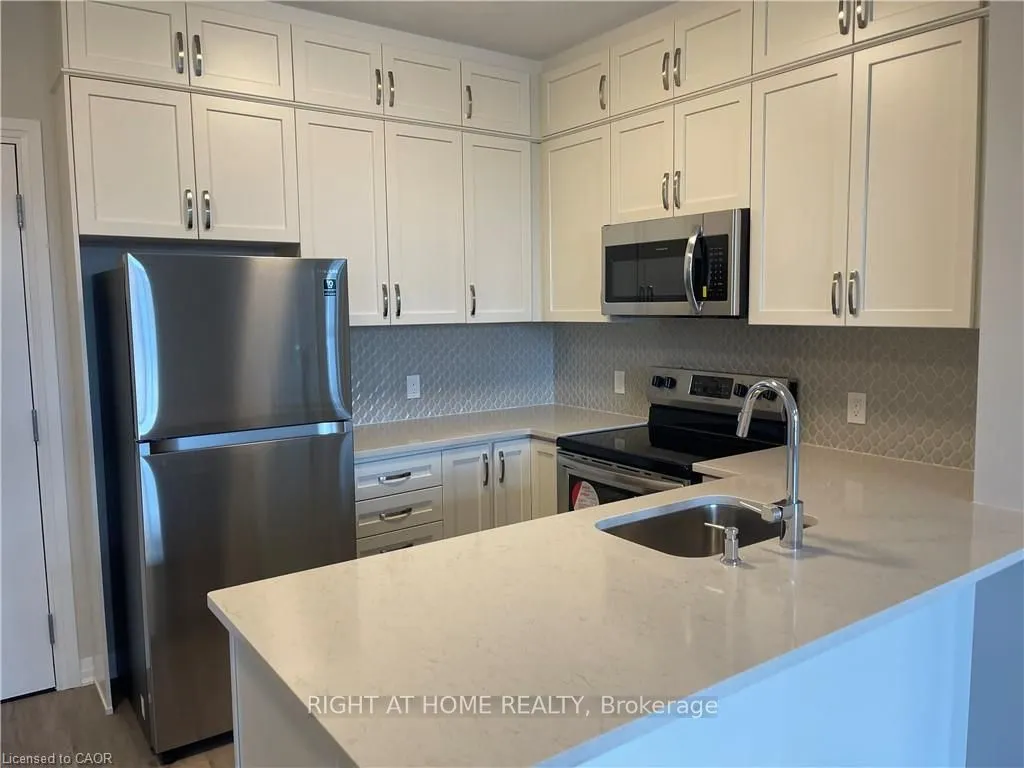 95 Dundas Street W, #202