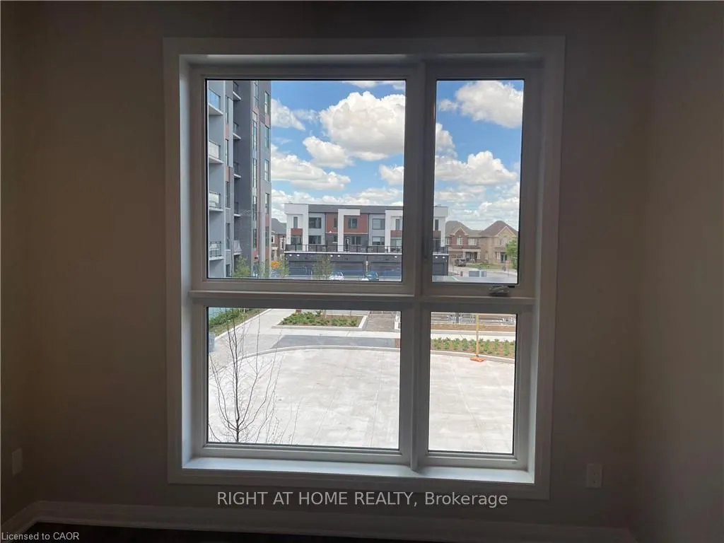 95 Dundas Street W, #202