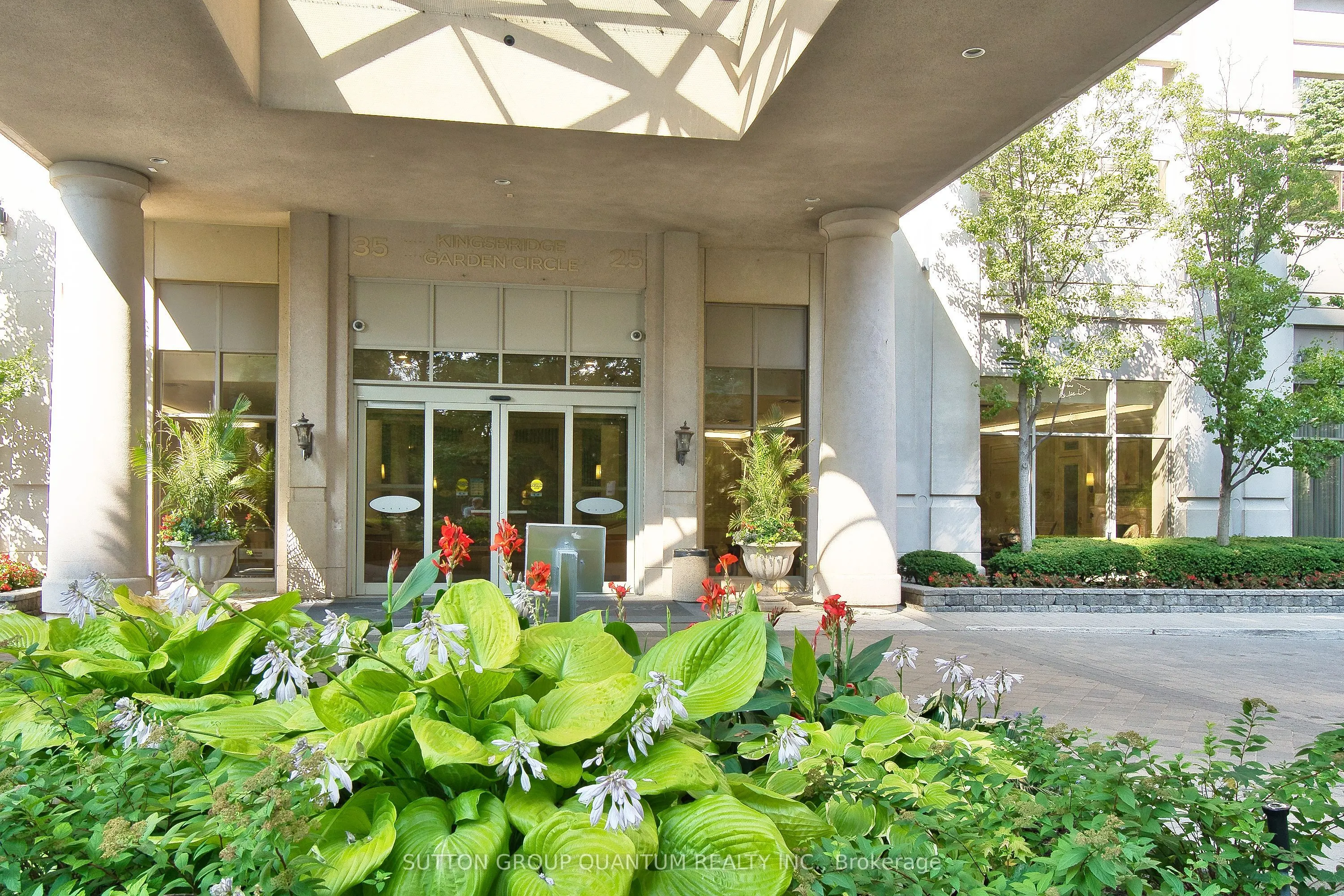 25 Kingsbridge Garden Circle, #716