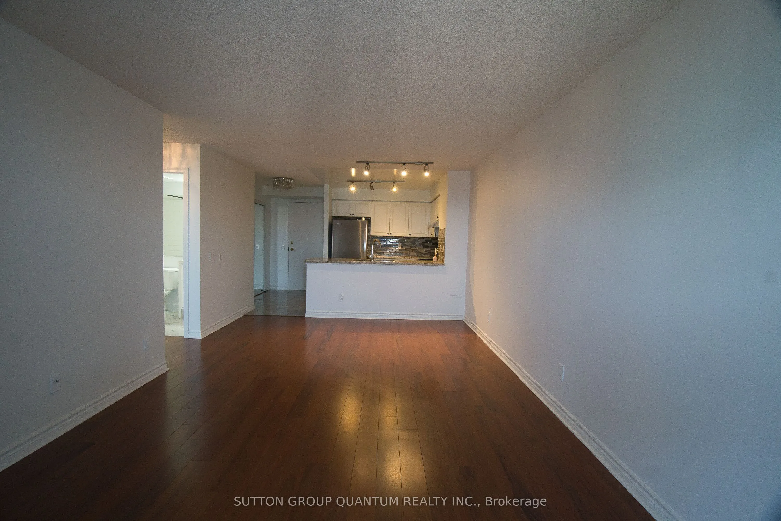 25 Kingsbridge Garden Circle, #716