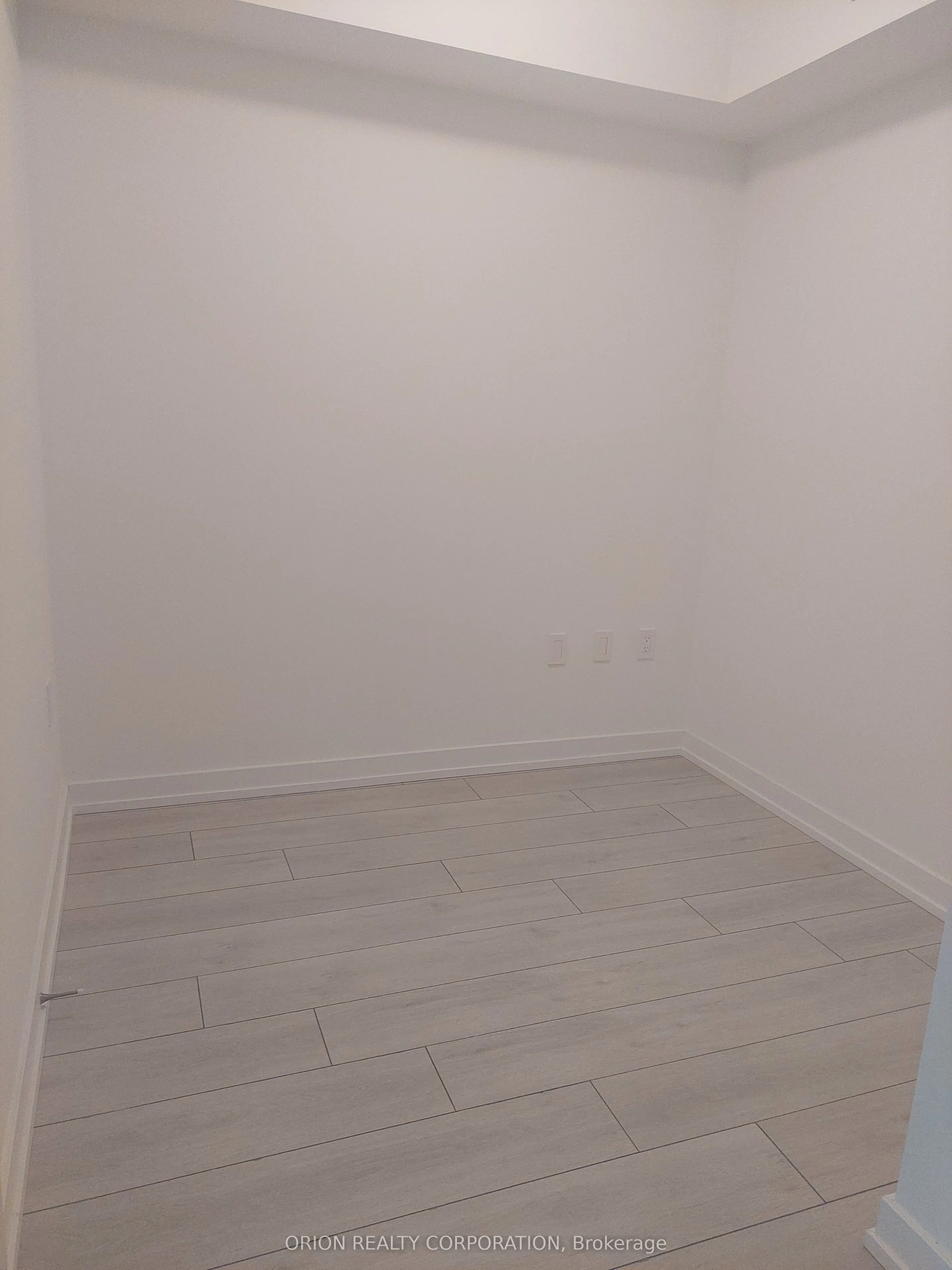 556 Marlee Avenue, #416