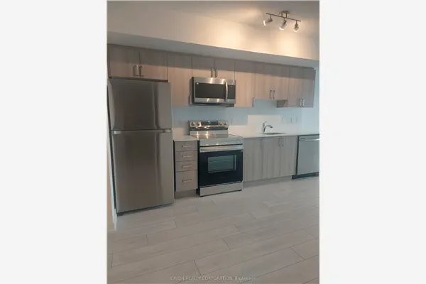 556 Marlee Avenue, #416