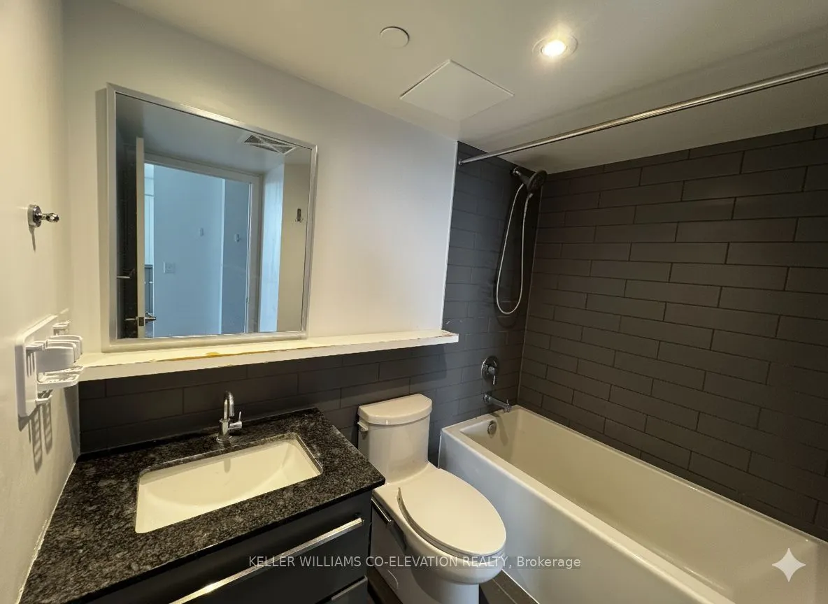 160 Flemington Road, #818