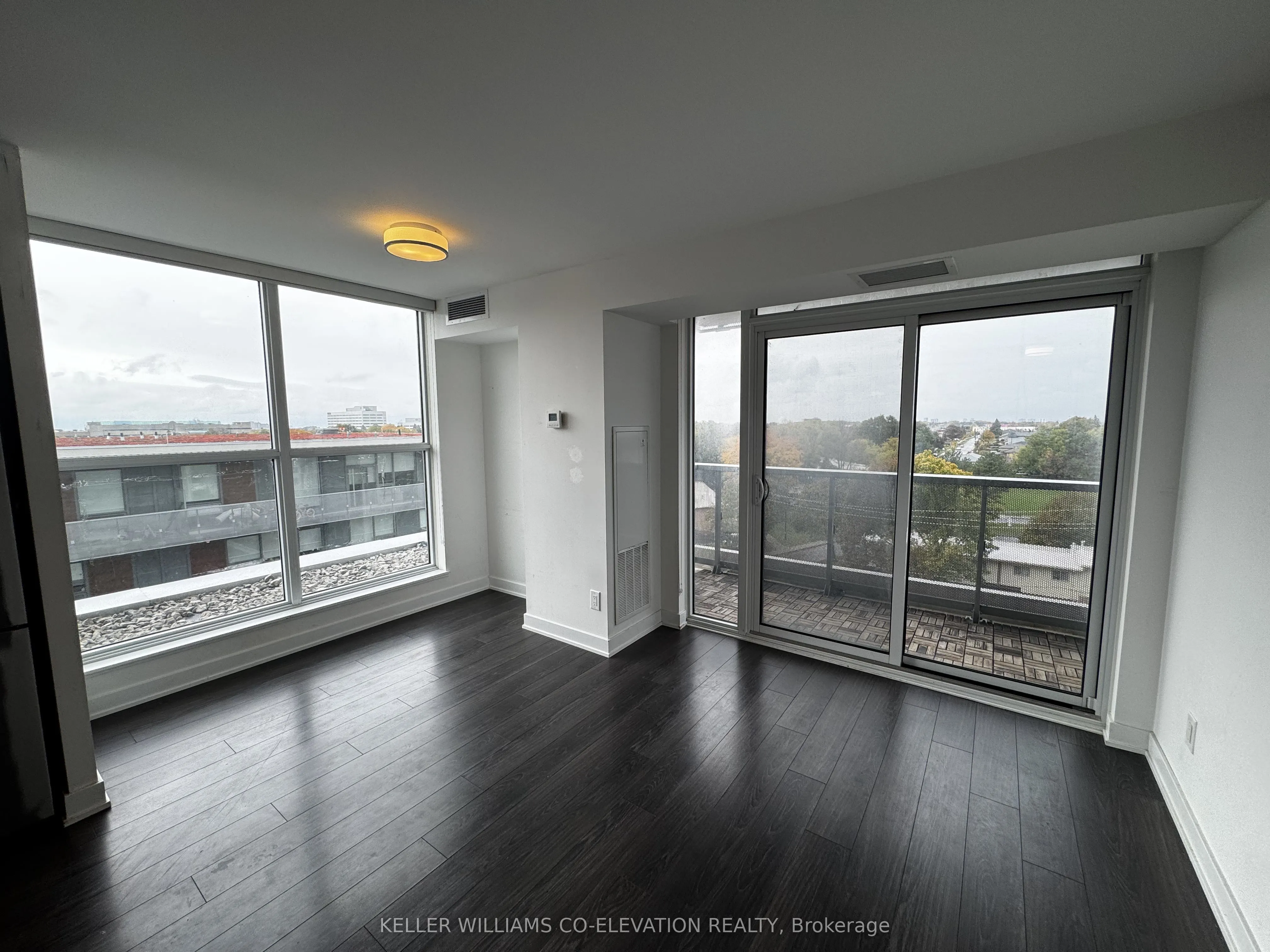 160 Flemington Road, #818