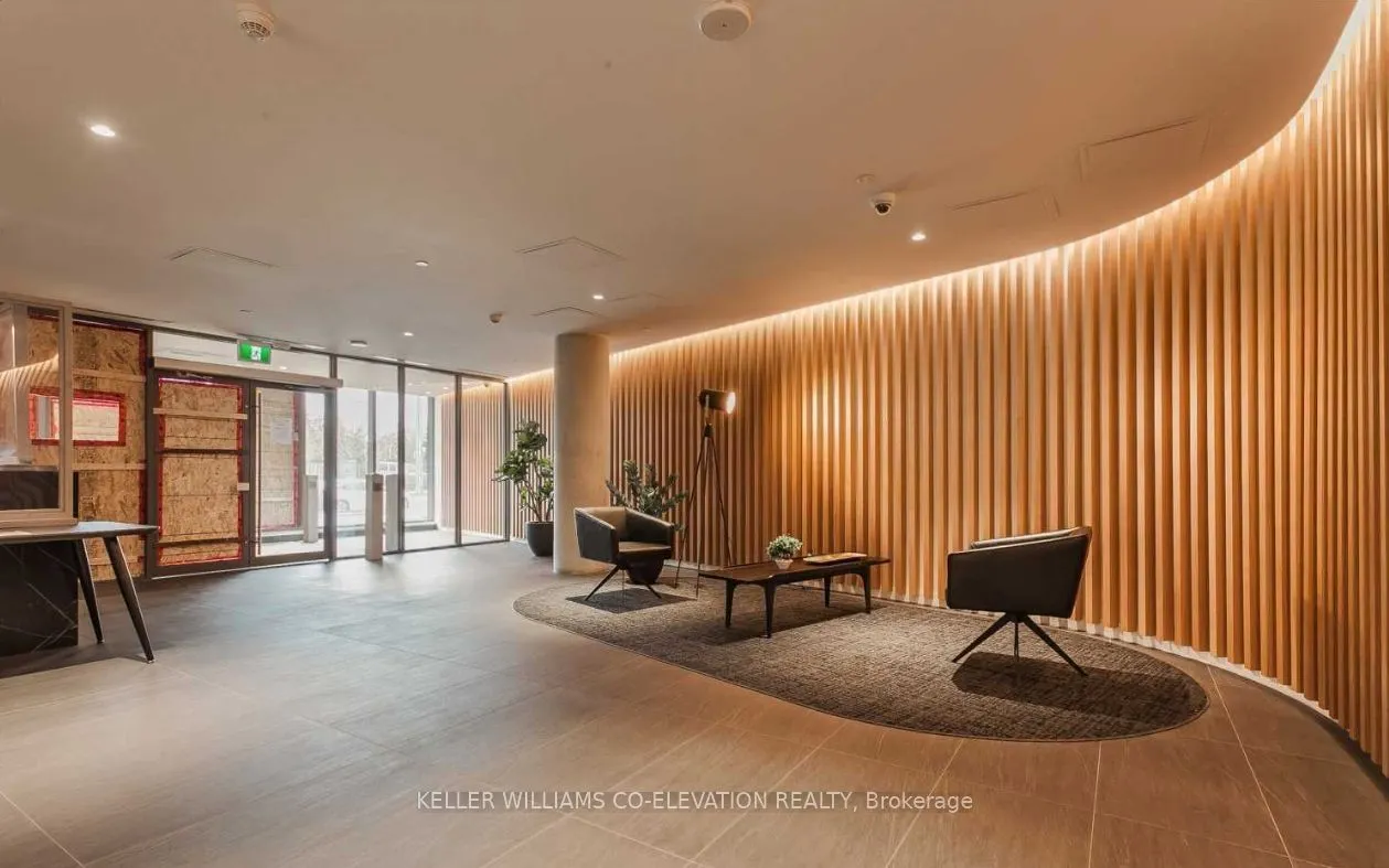 160 Flemington Road, #818