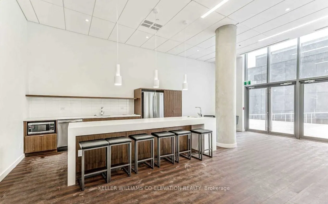 160 Flemington Road, #818