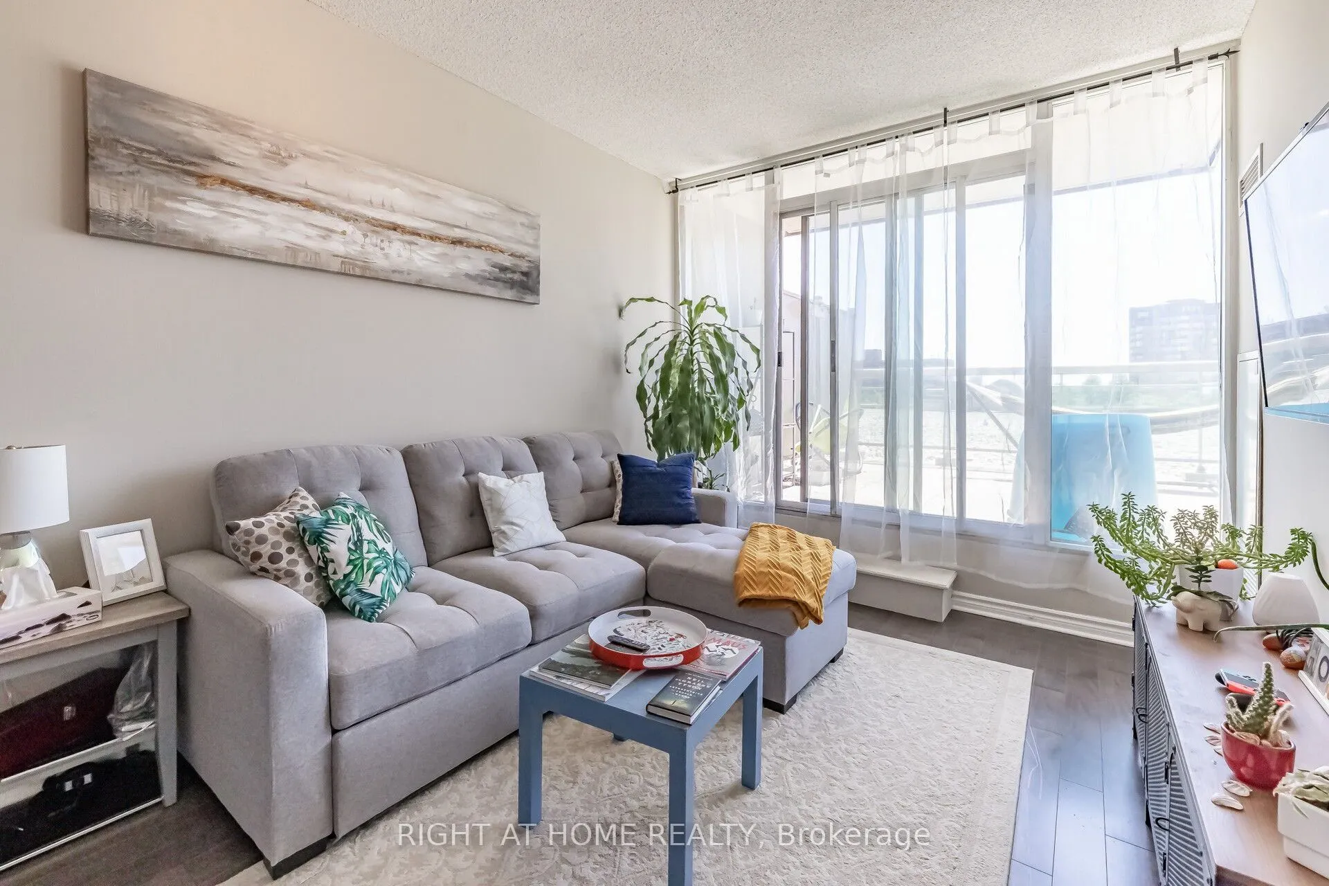 3504 Hurontario Street, #503