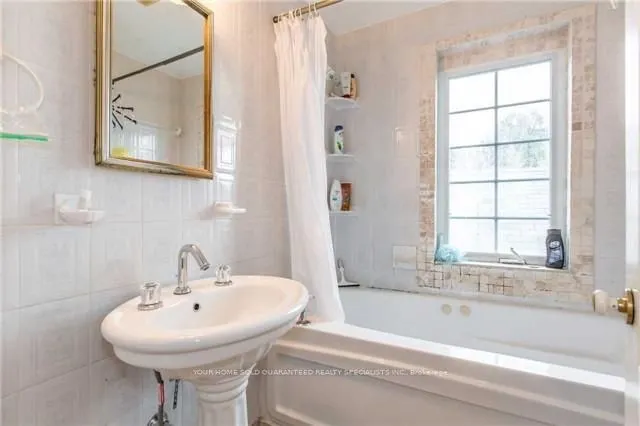 3 Holmesdale Crescent