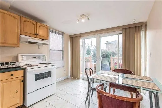 3 Holmesdale Crescent