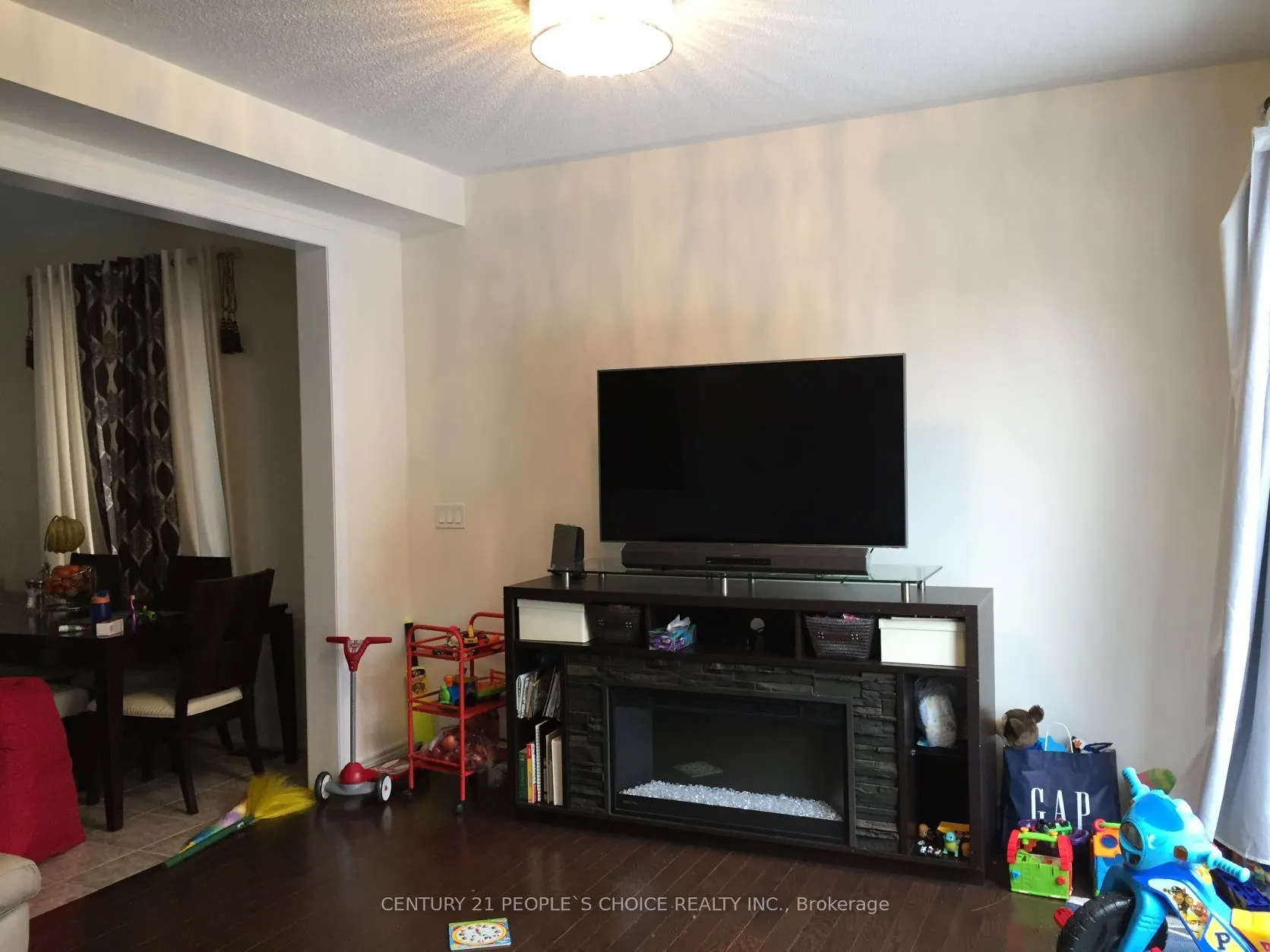 71 Buchanan Crescent, #Upper