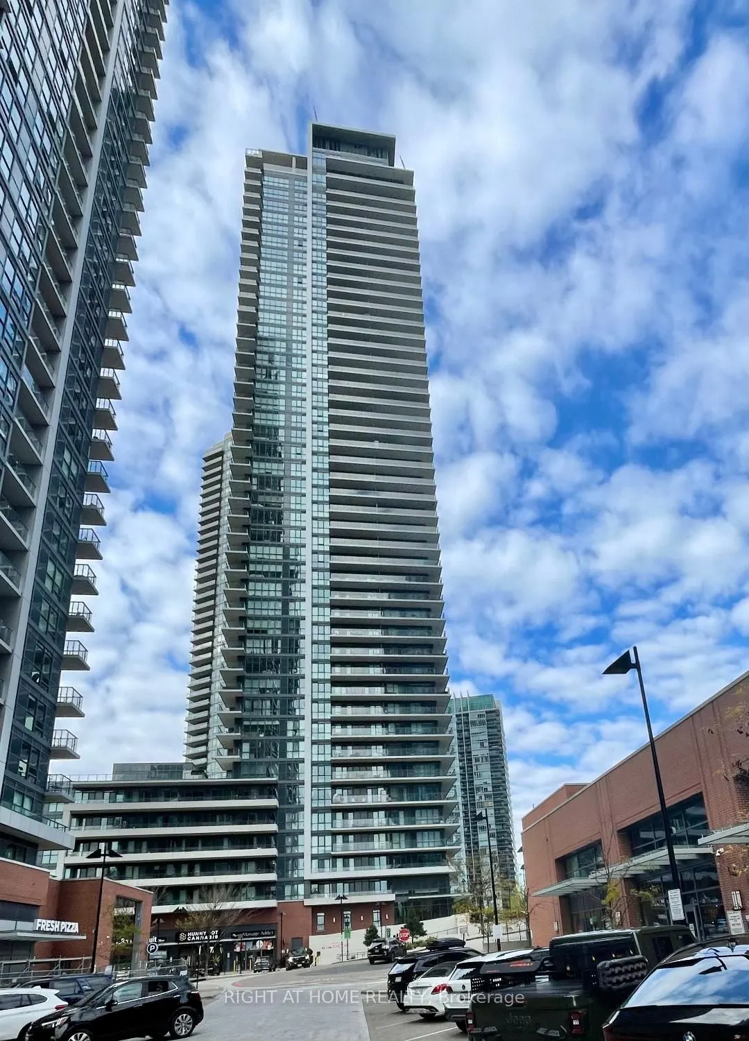 10 Park Lawn Road, #2208