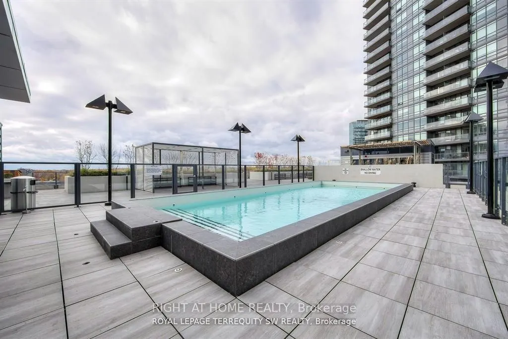 10 Park Lawn Road, #2208