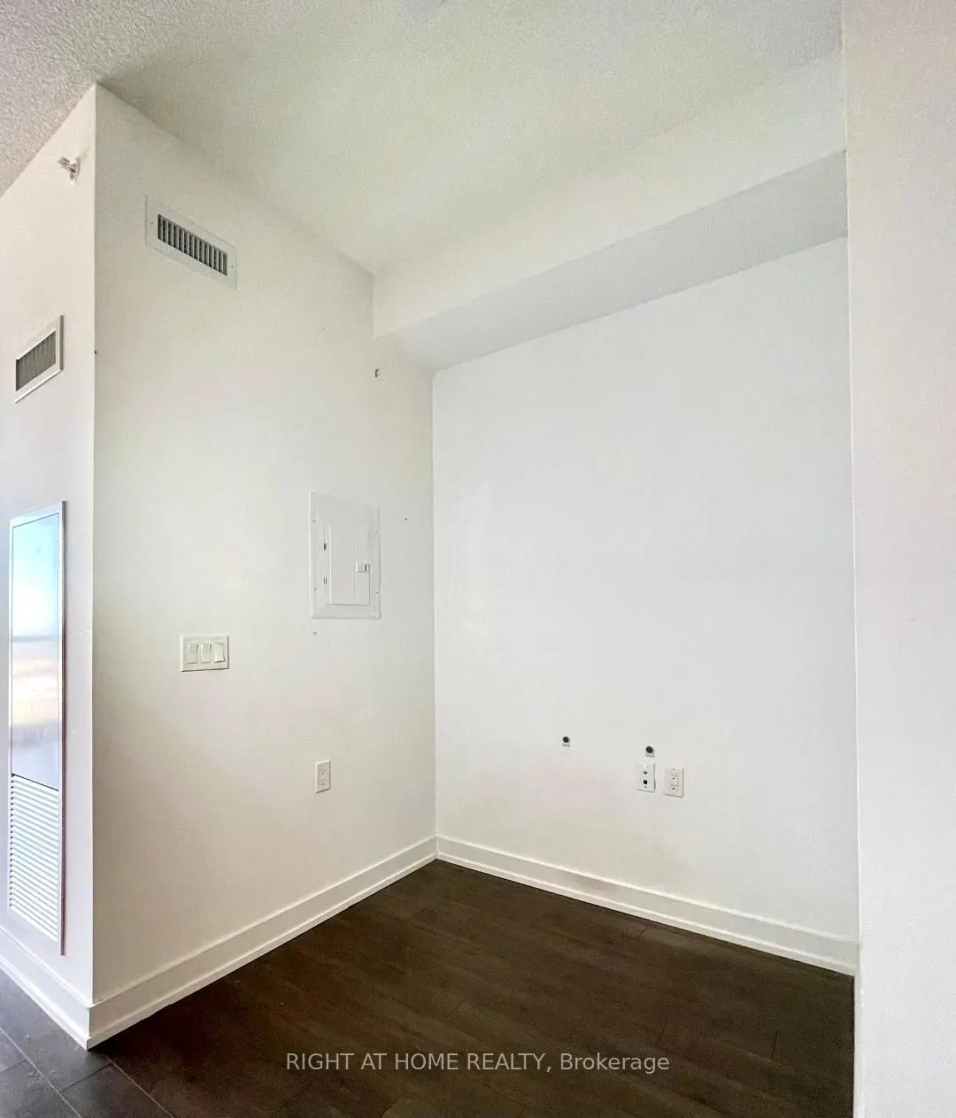 10 Park Lawn Road, #2208