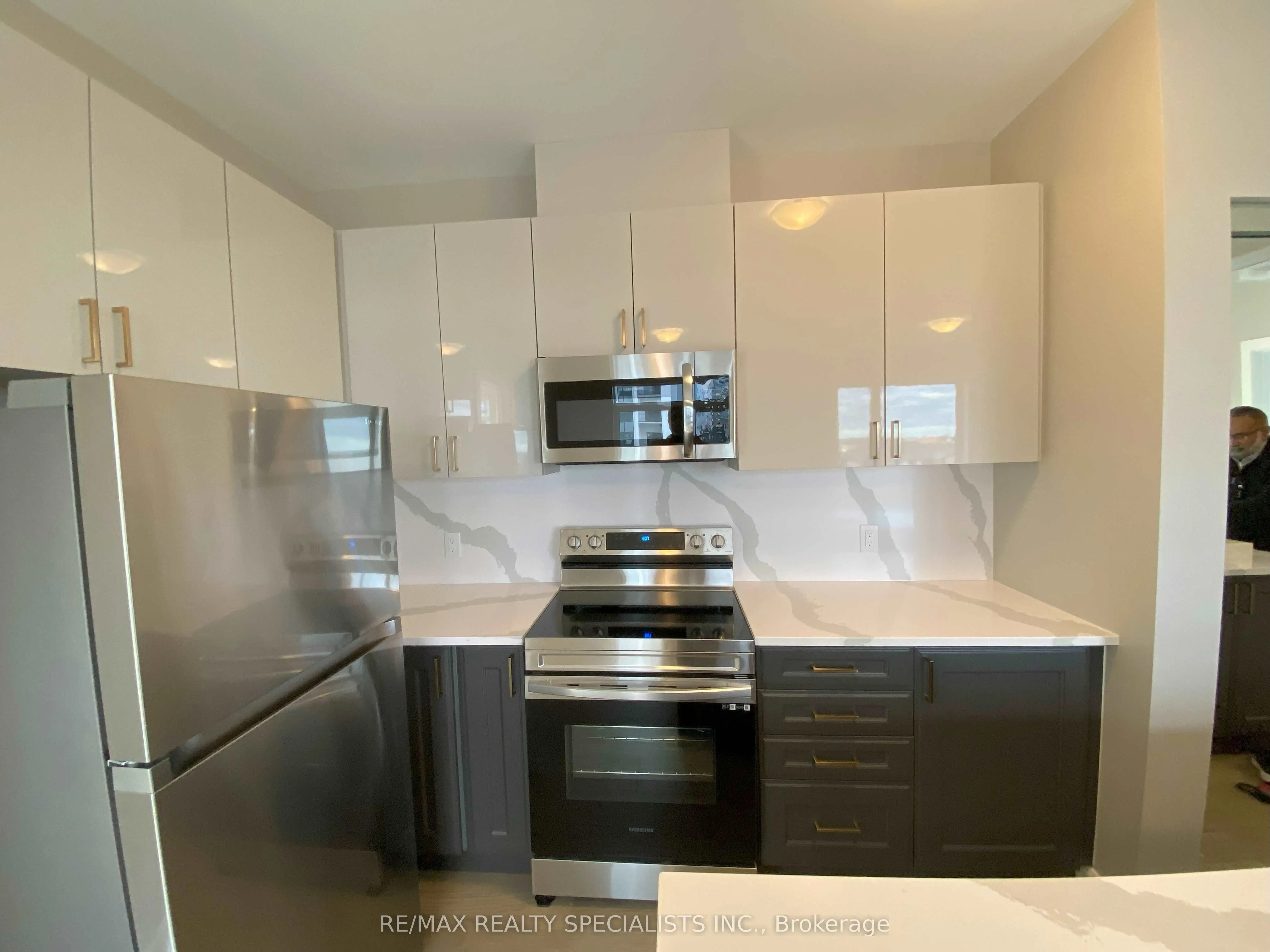 460 Gordon Krantz Avenue, #407