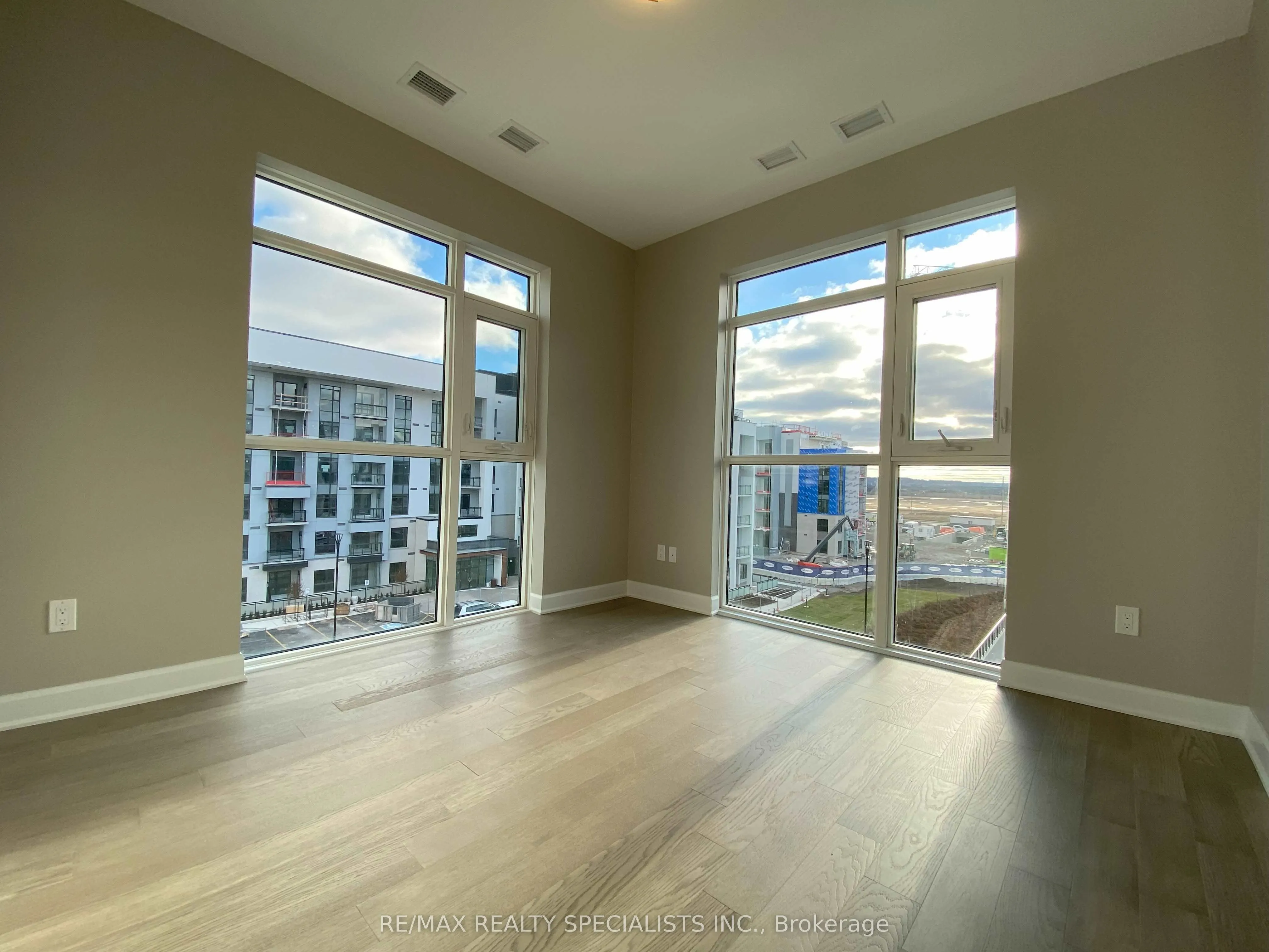 460 Gordon Krantz Avenue, #407