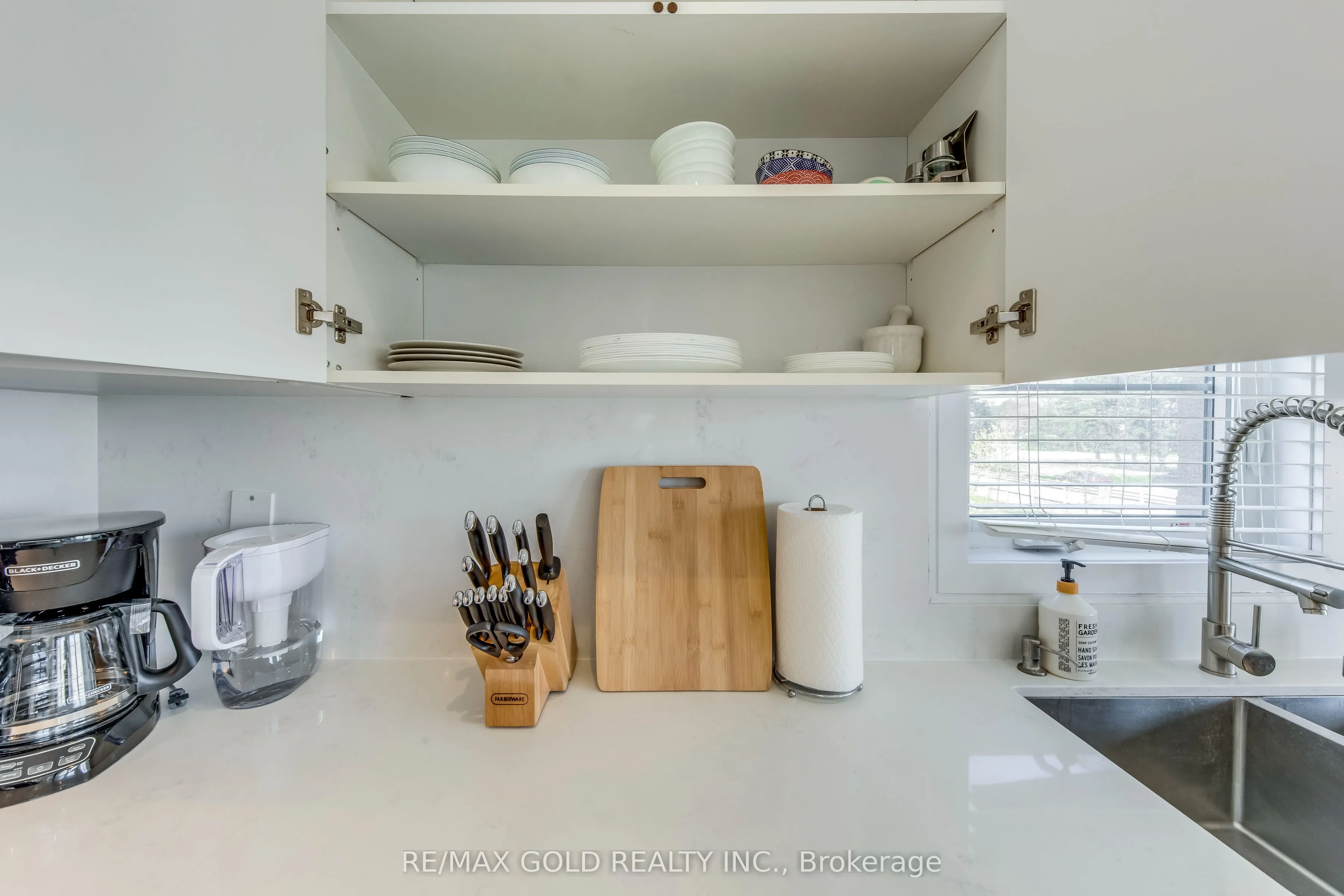 561 Mermaid Crescent