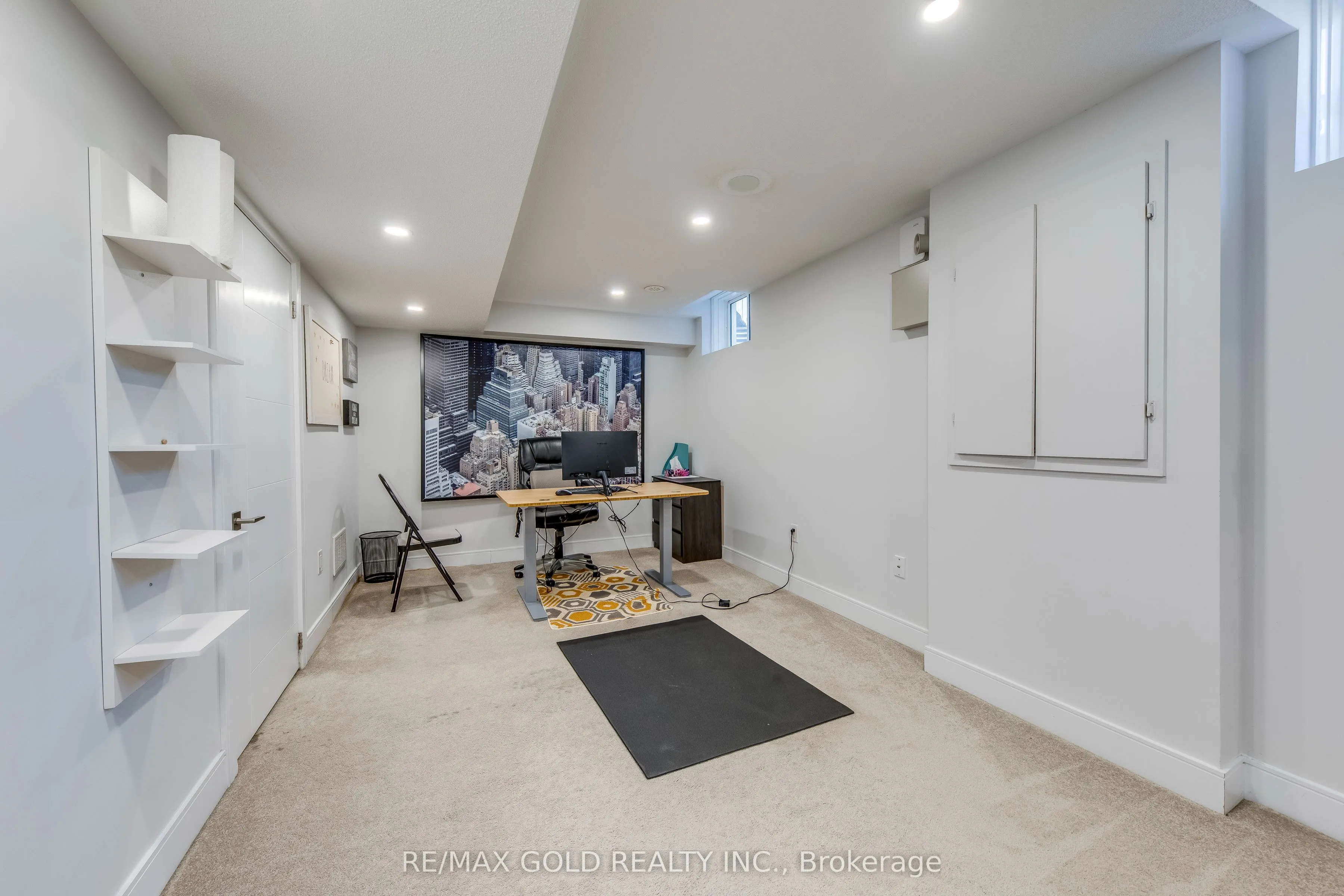 561 Mermaid Crescent