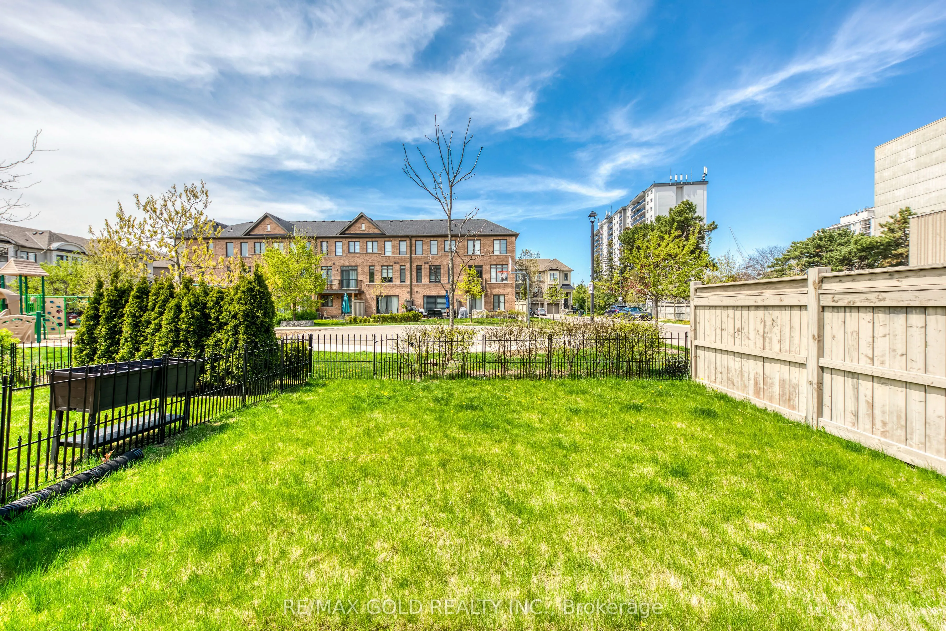 561 Mermaid Crescent