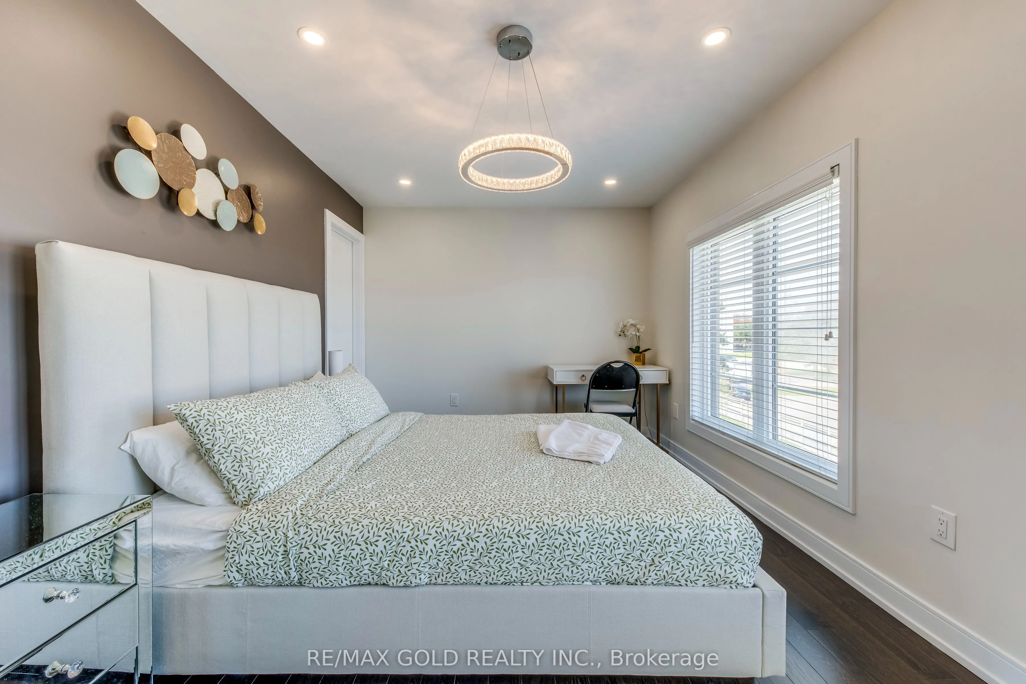 561 Mermaid Crescent