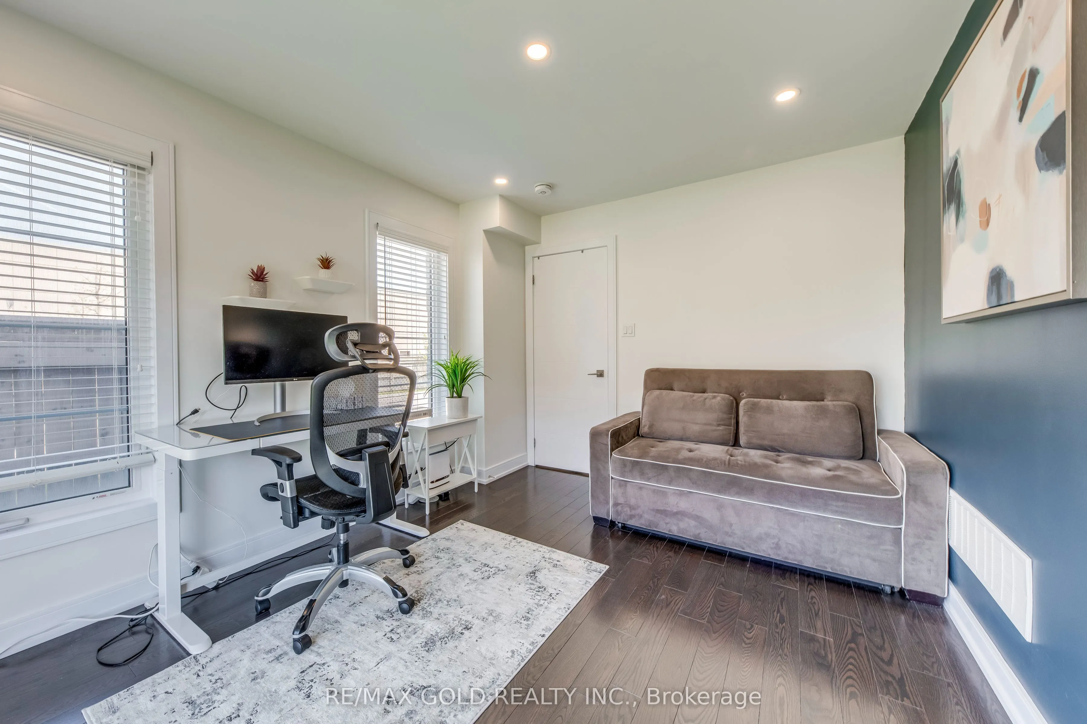 561 Mermaid Crescent