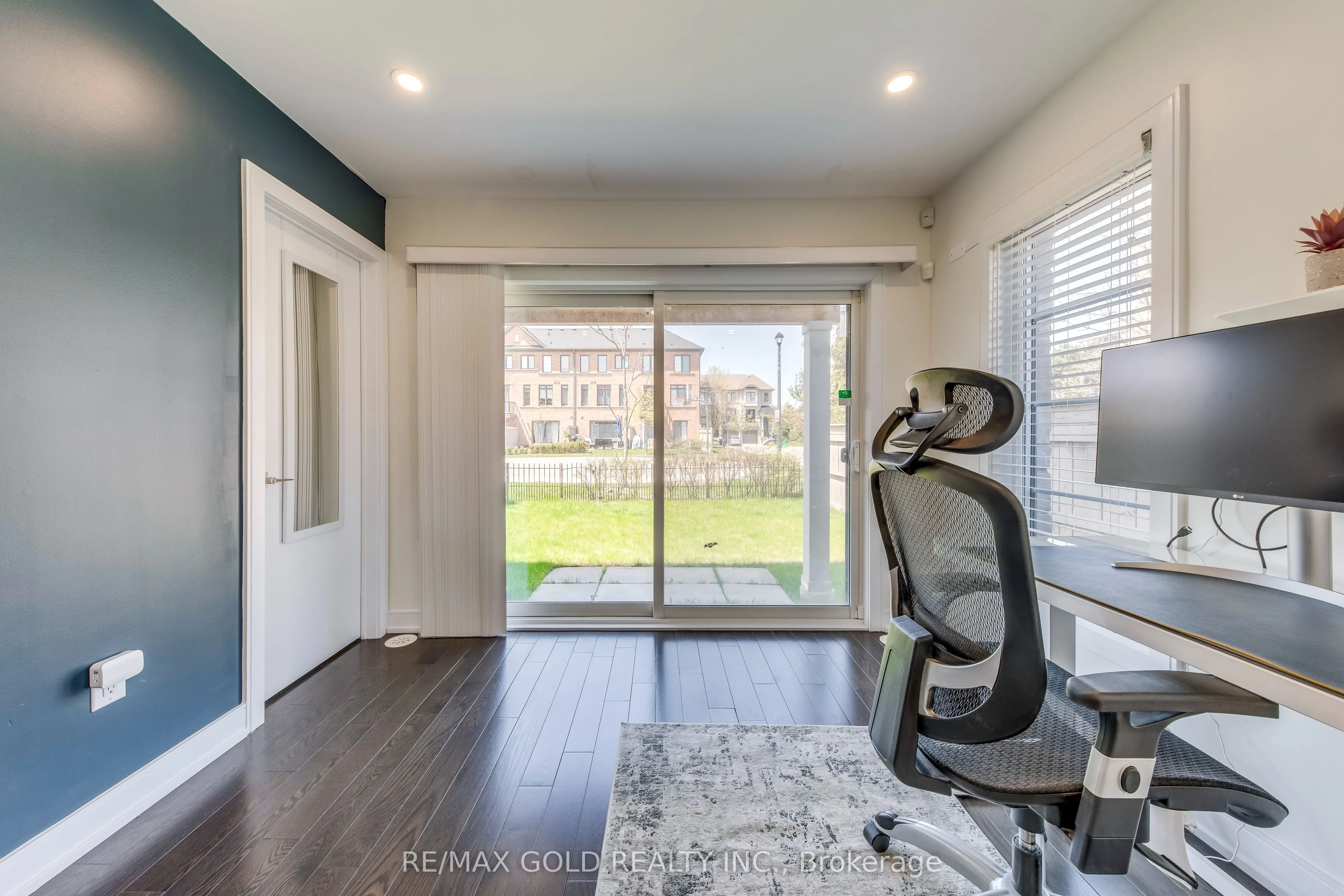 561 Mermaid Crescent