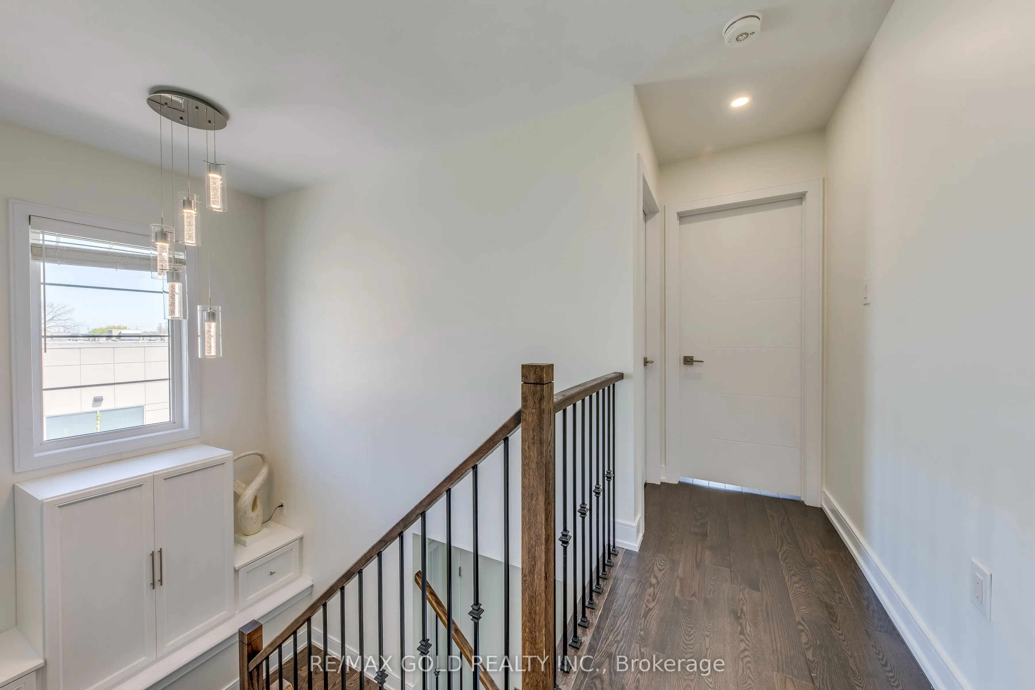 561 Mermaid Crescent