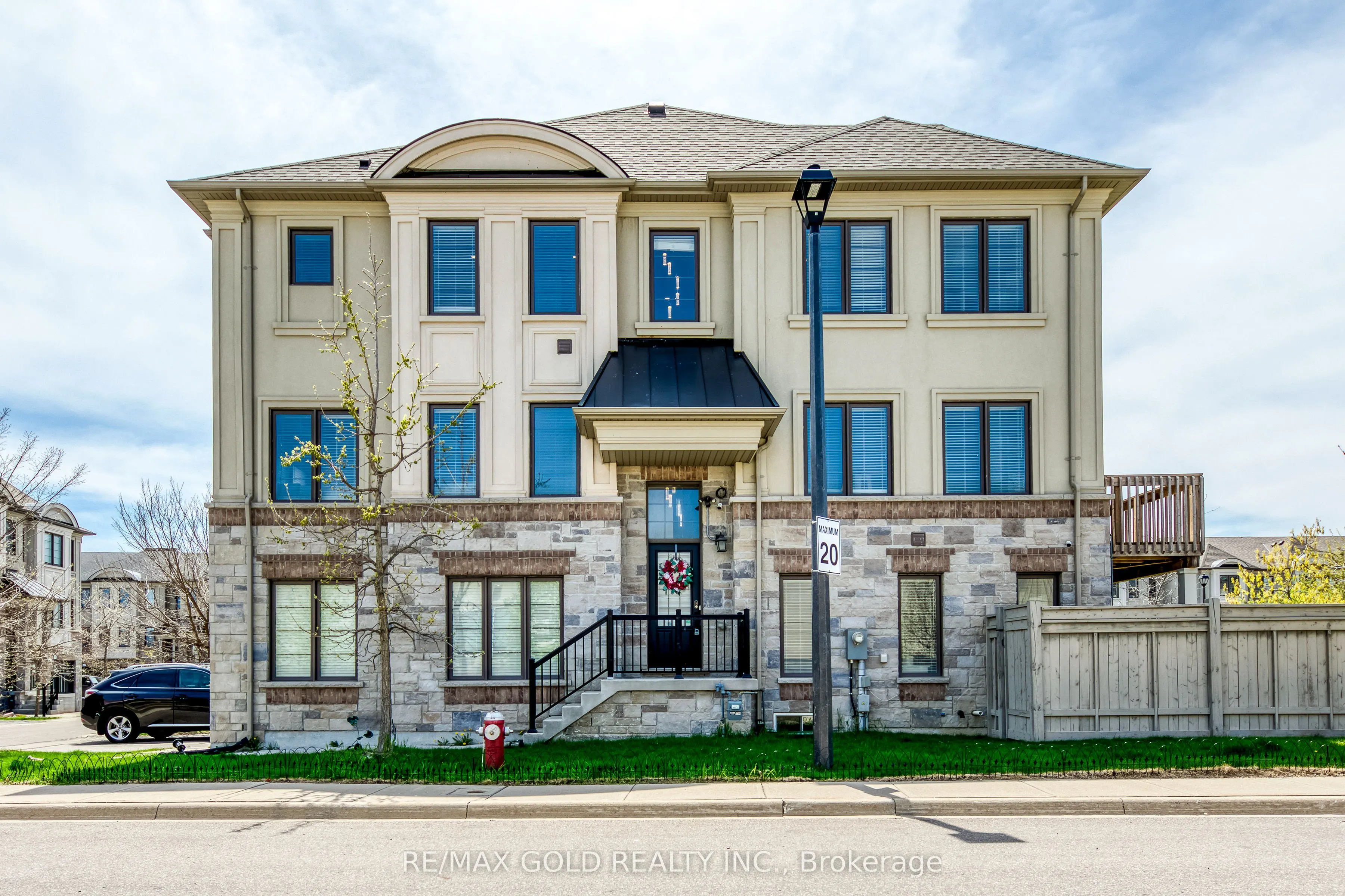 561 Mermaid Crescent