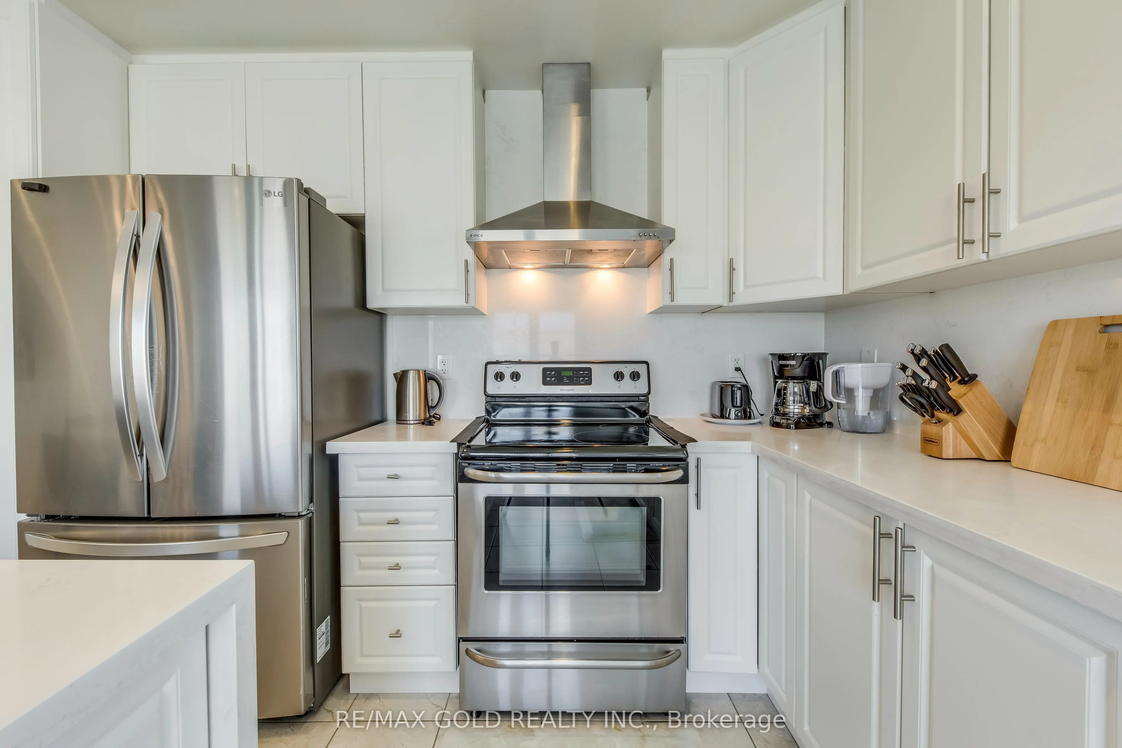 561 Mermaid Crescent