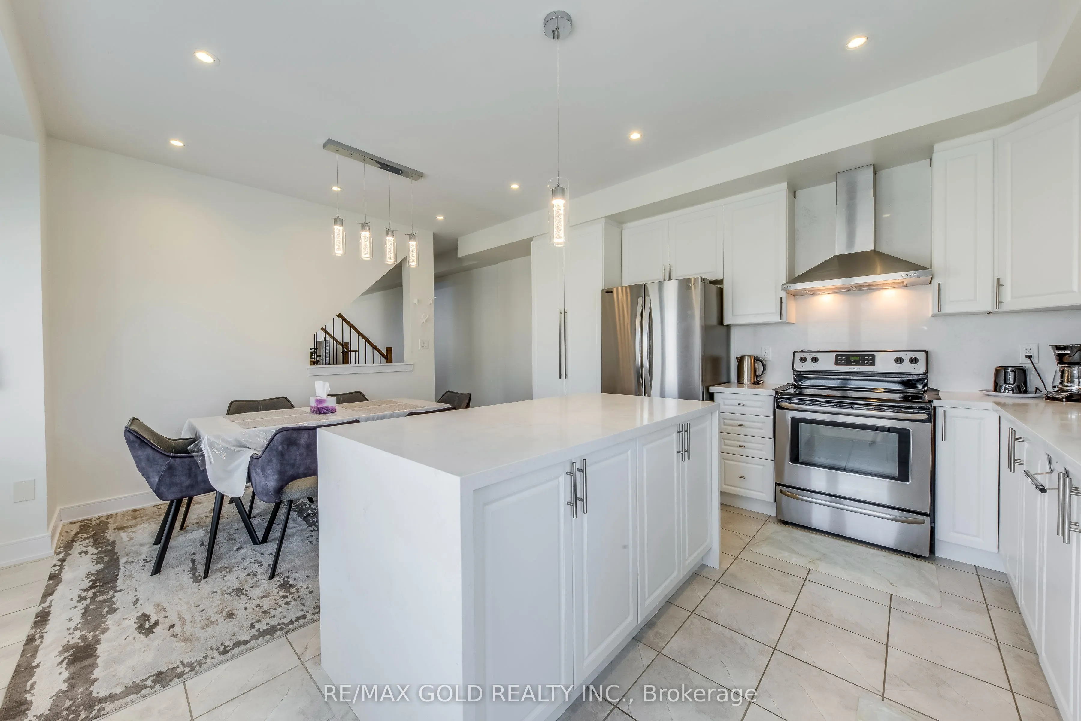 561 Mermaid Crescent