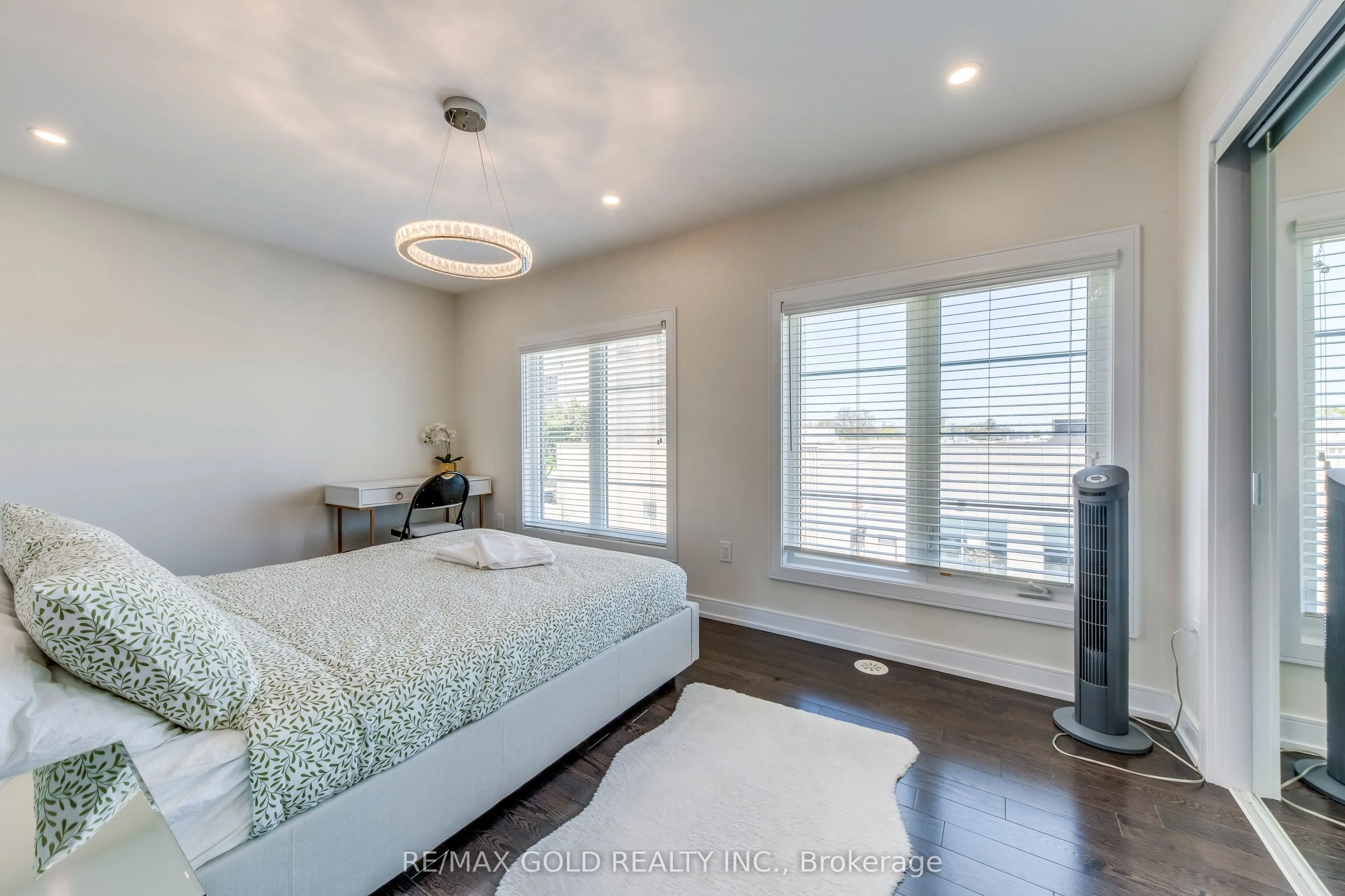 561 Mermaid Crescent