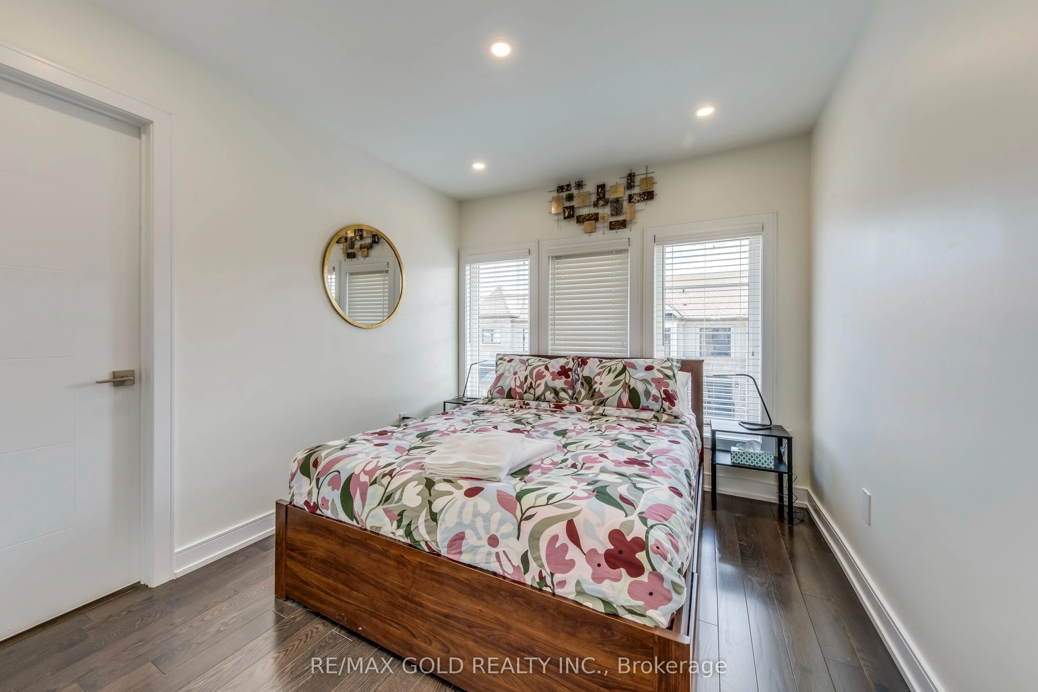 561 Mermaid Crescent