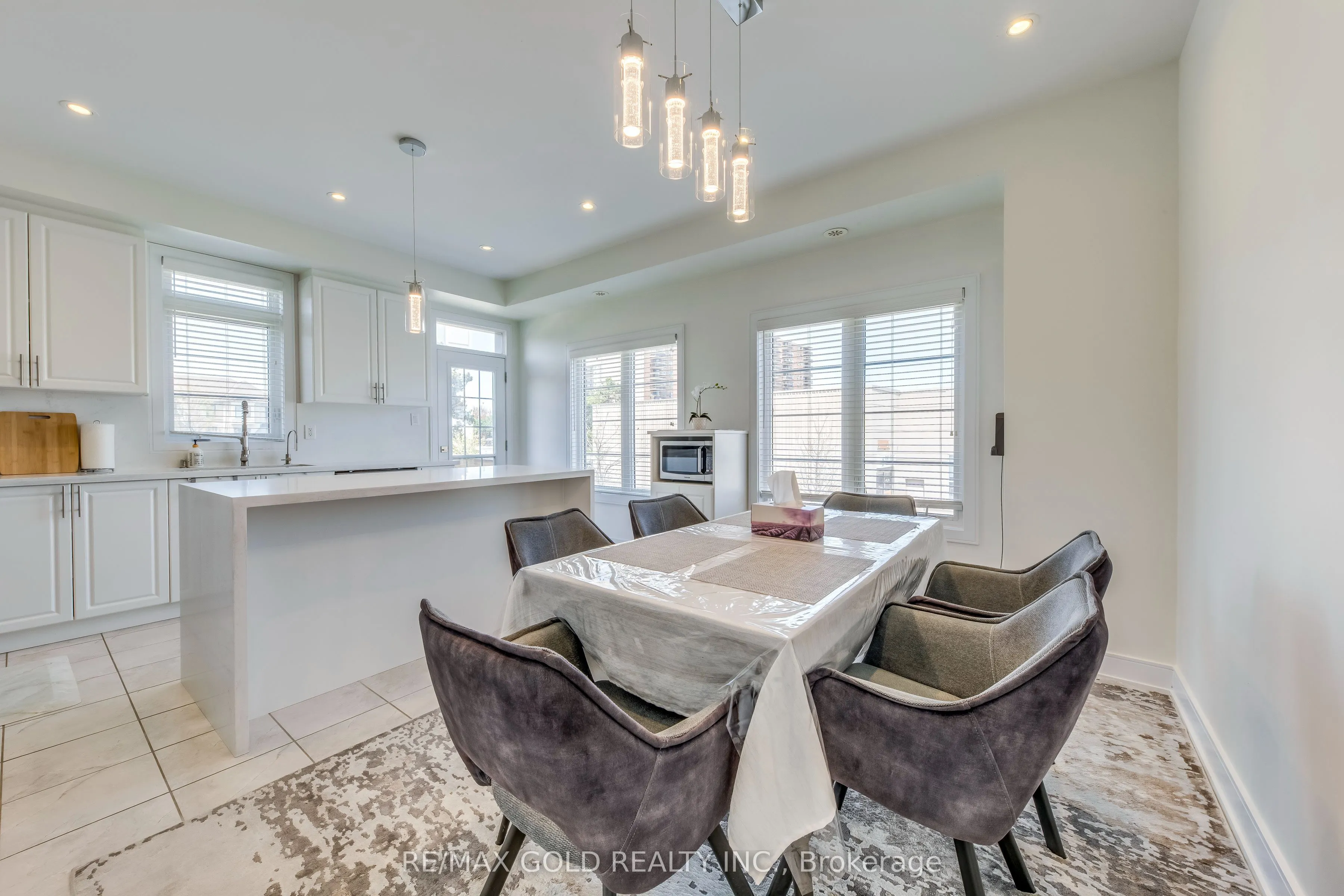 561 Mermaid Crescent