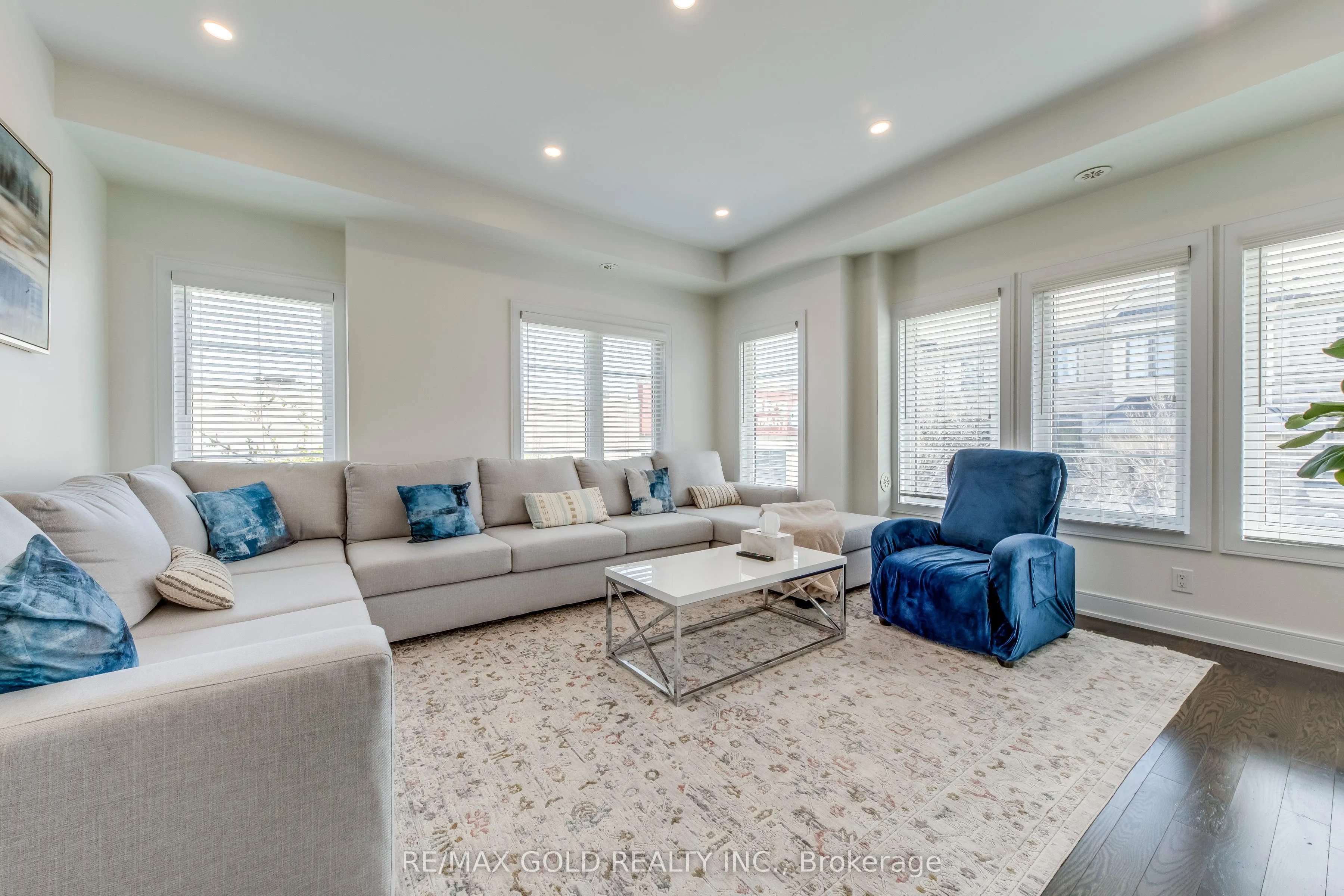 561 Mermaid Crescent