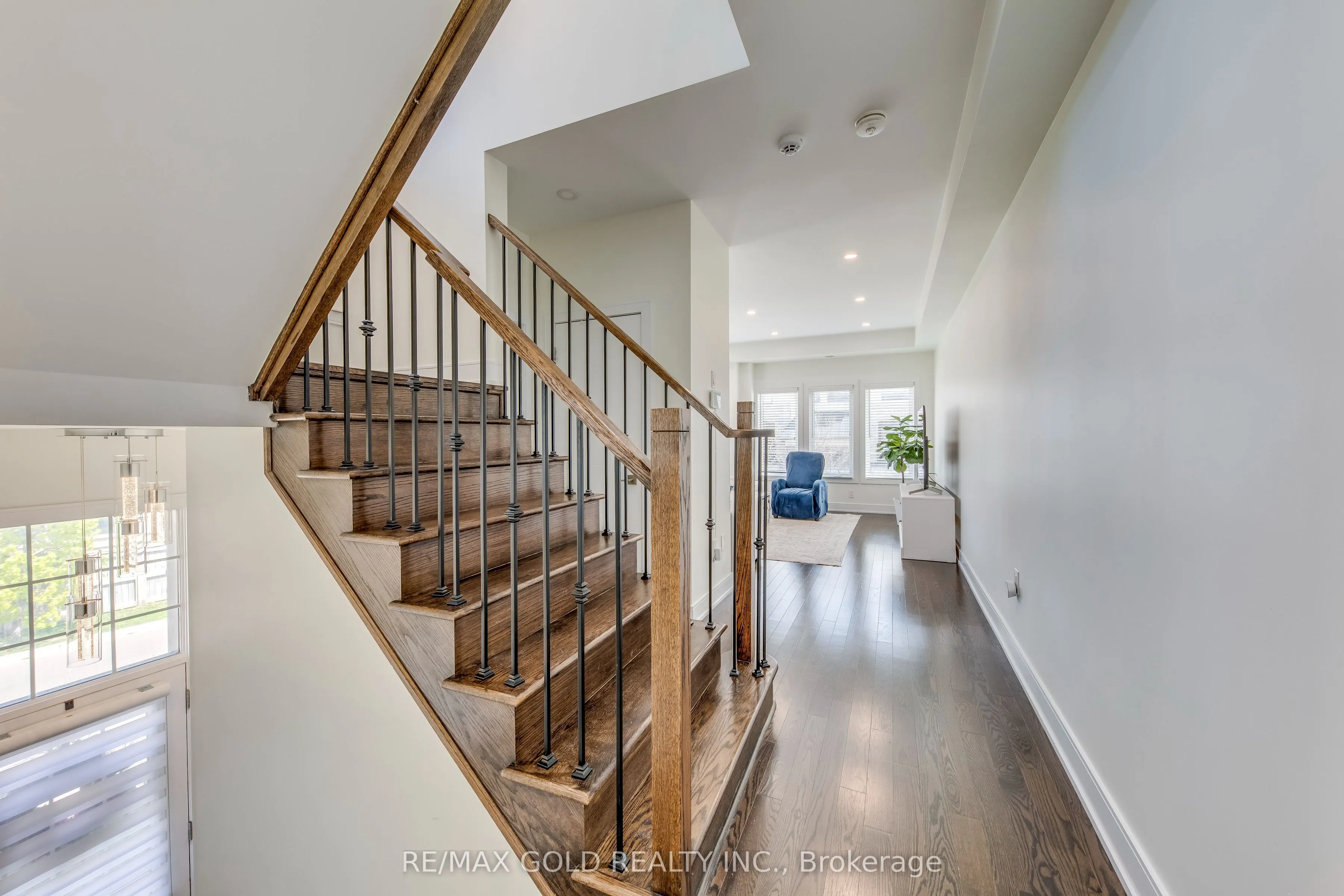 561 Mermaid Crescent